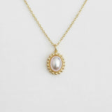 Chic Vintage Pearl Necklace