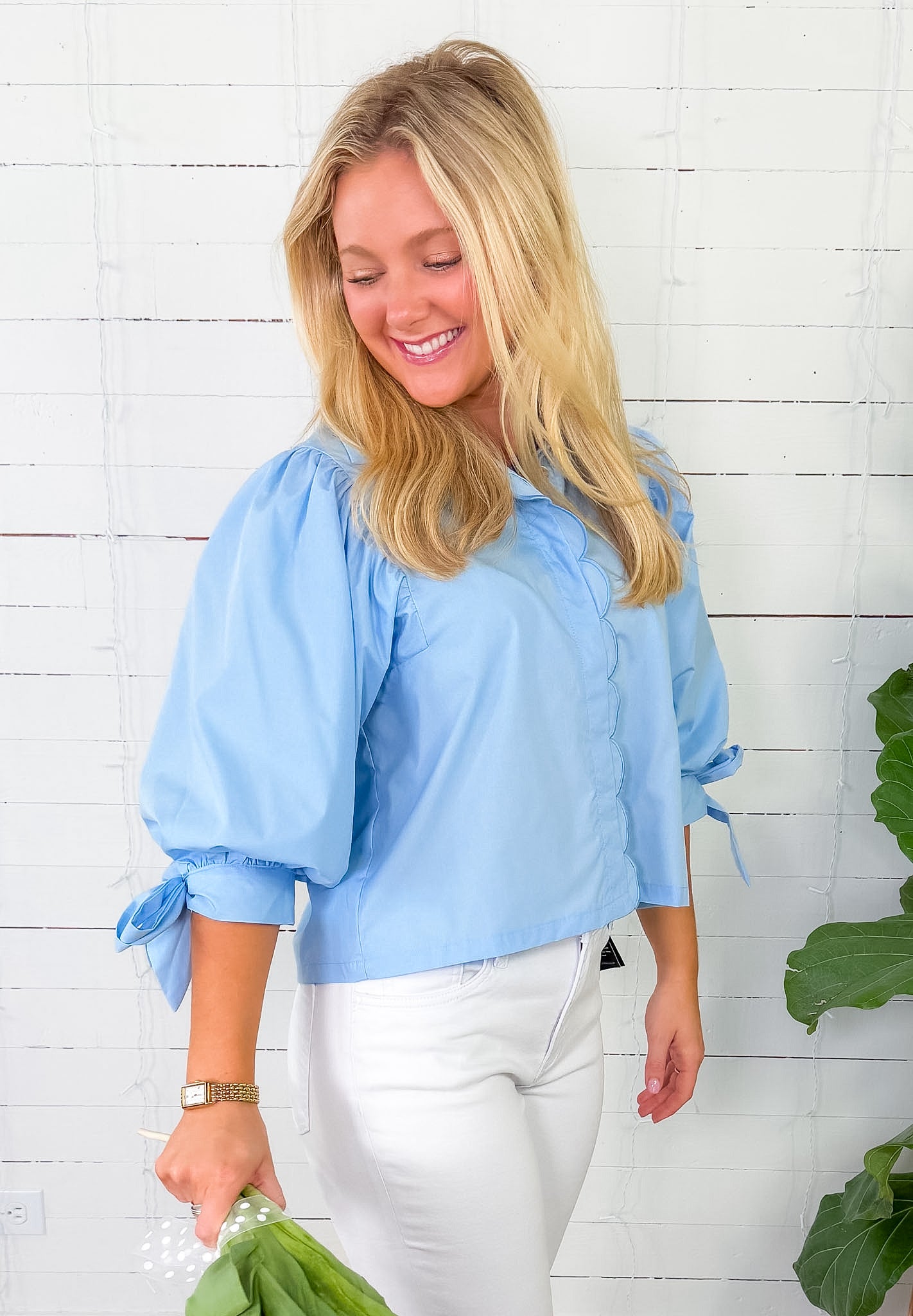 Alexis Powder Blue Scallop Top Entro