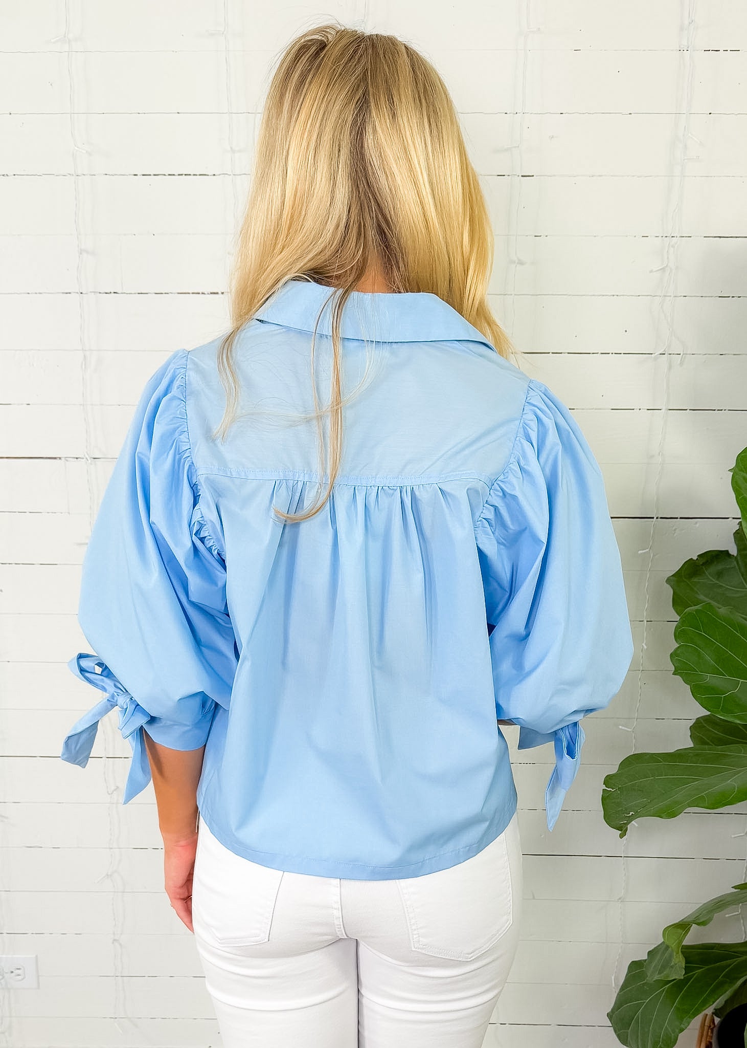 Alexis Powder Blue Scallop Top Entro