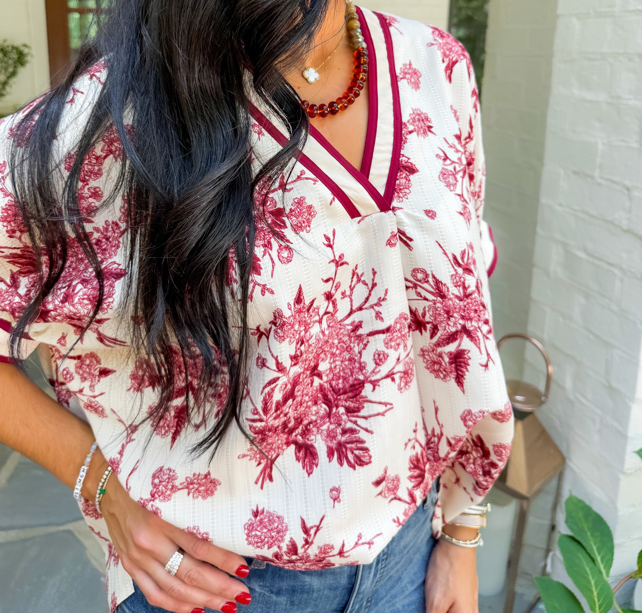 Anastasia Burgundy Top Entro