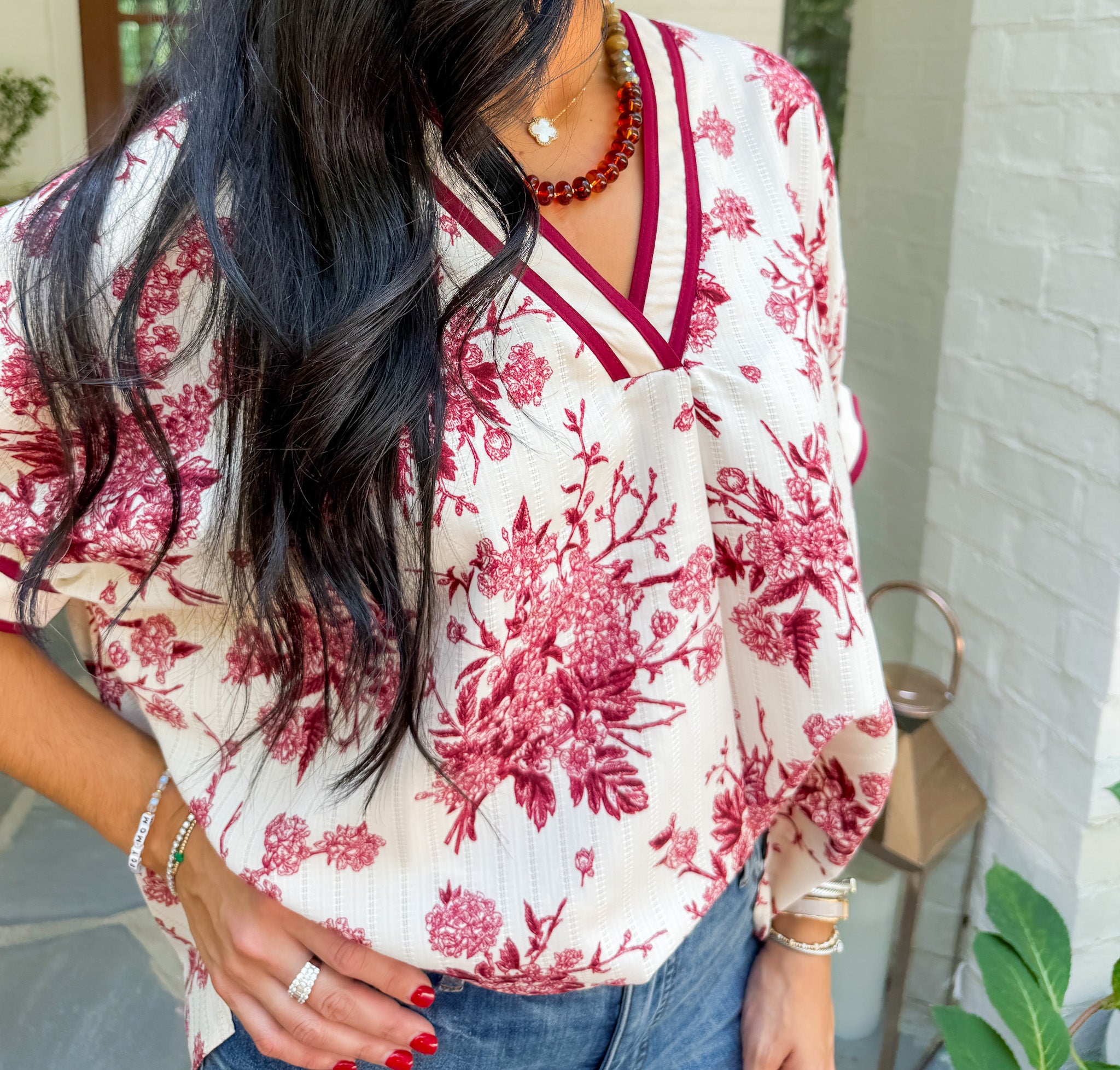 Anastasia Burgundy Top Entro