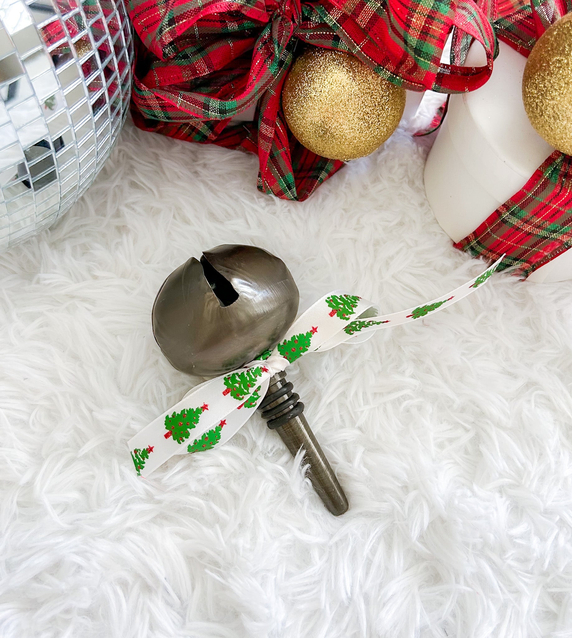 Big Jingle Bell Gray Bottle Stopper