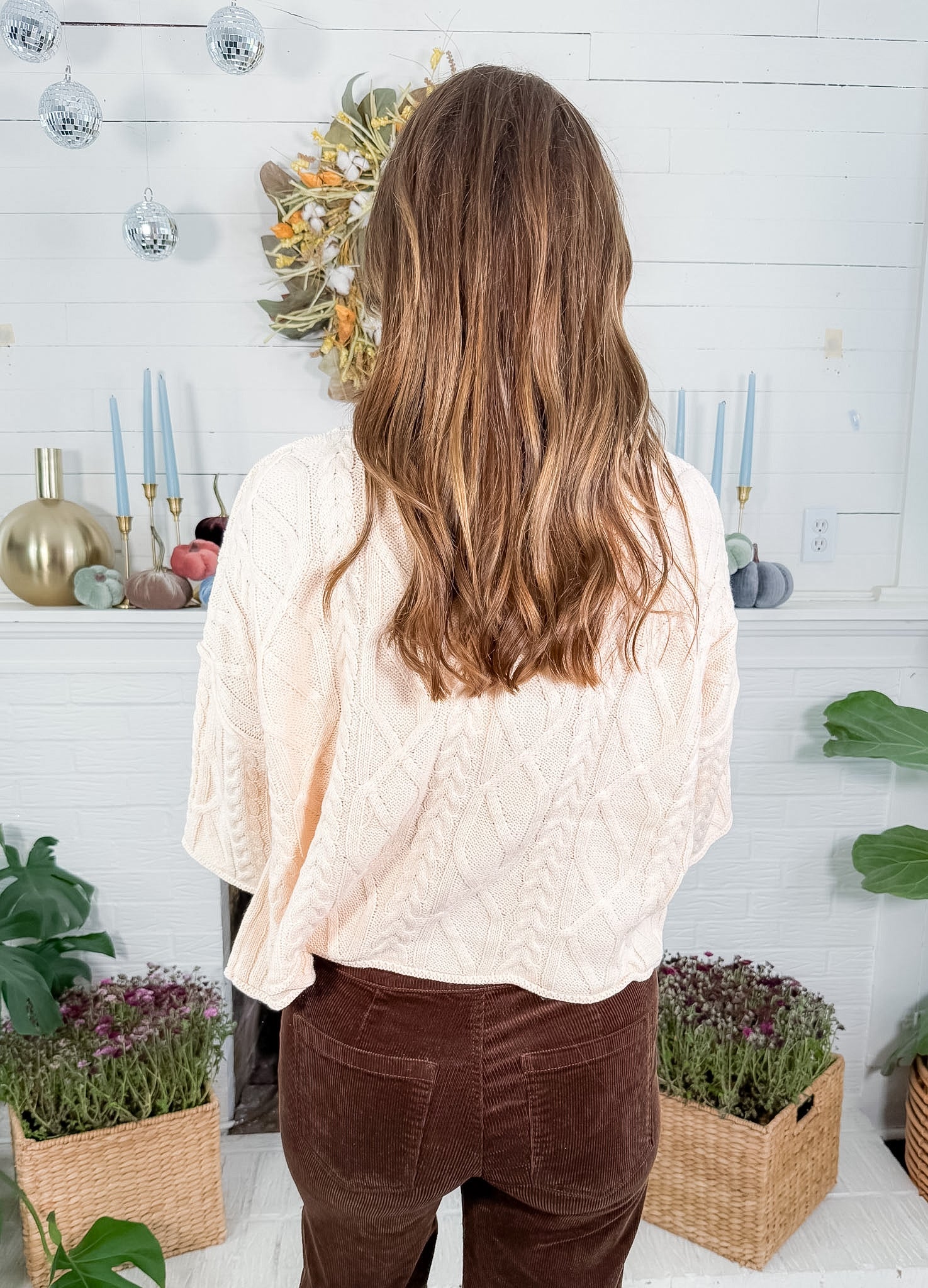 Carmen Ecru Cable Knit Cropped Sweater Entro