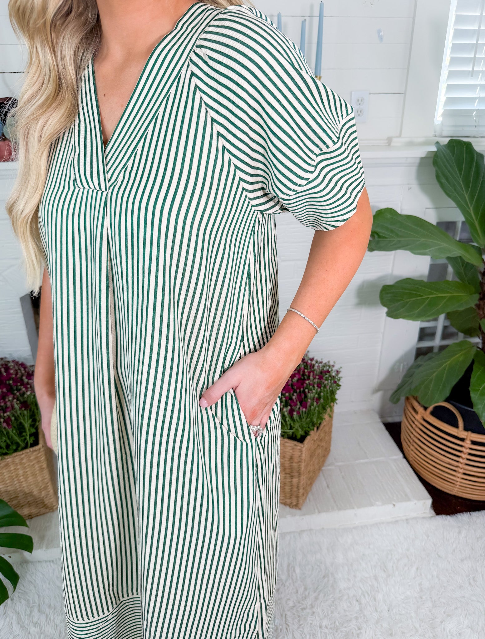Carson Hunter Green Striped V-Neck Maxi Dress Entro