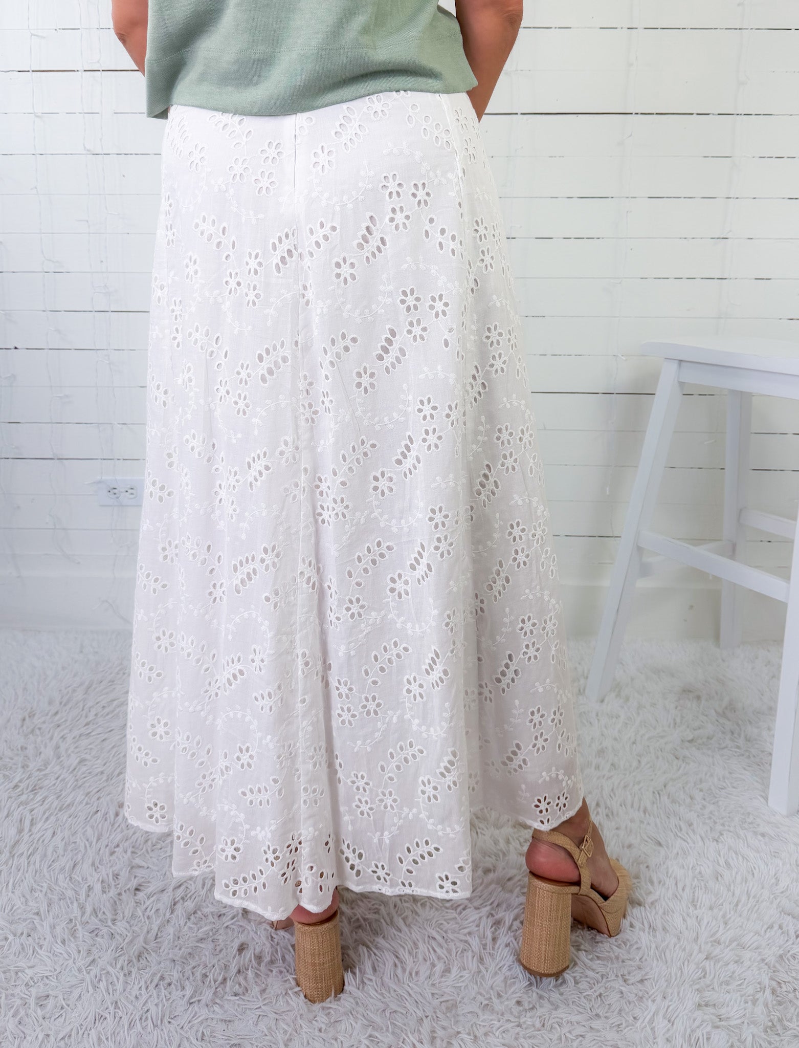 Caspar White Eyelet Maxi Skirt TCEC