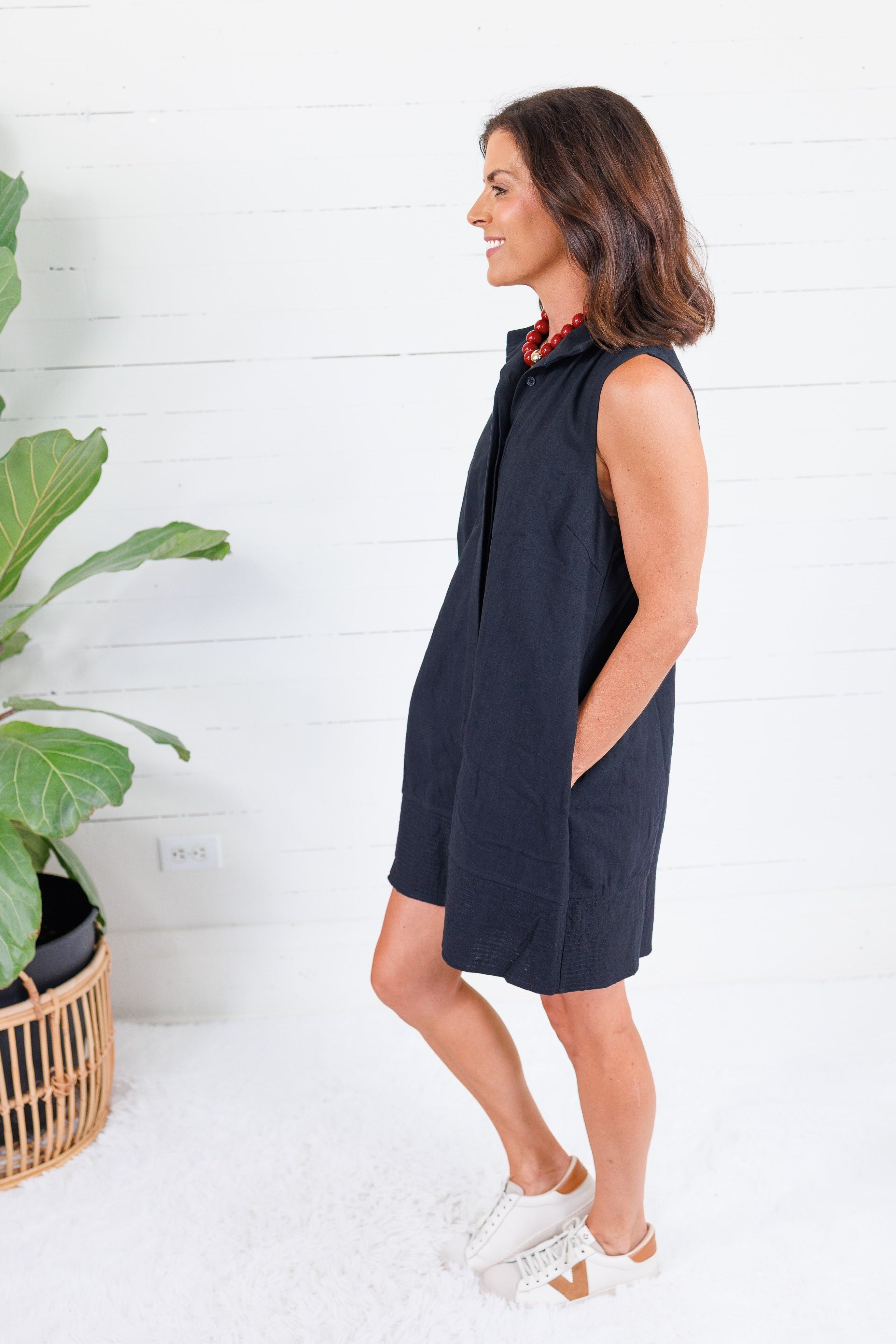 Catherine Black Mini Dress Entro