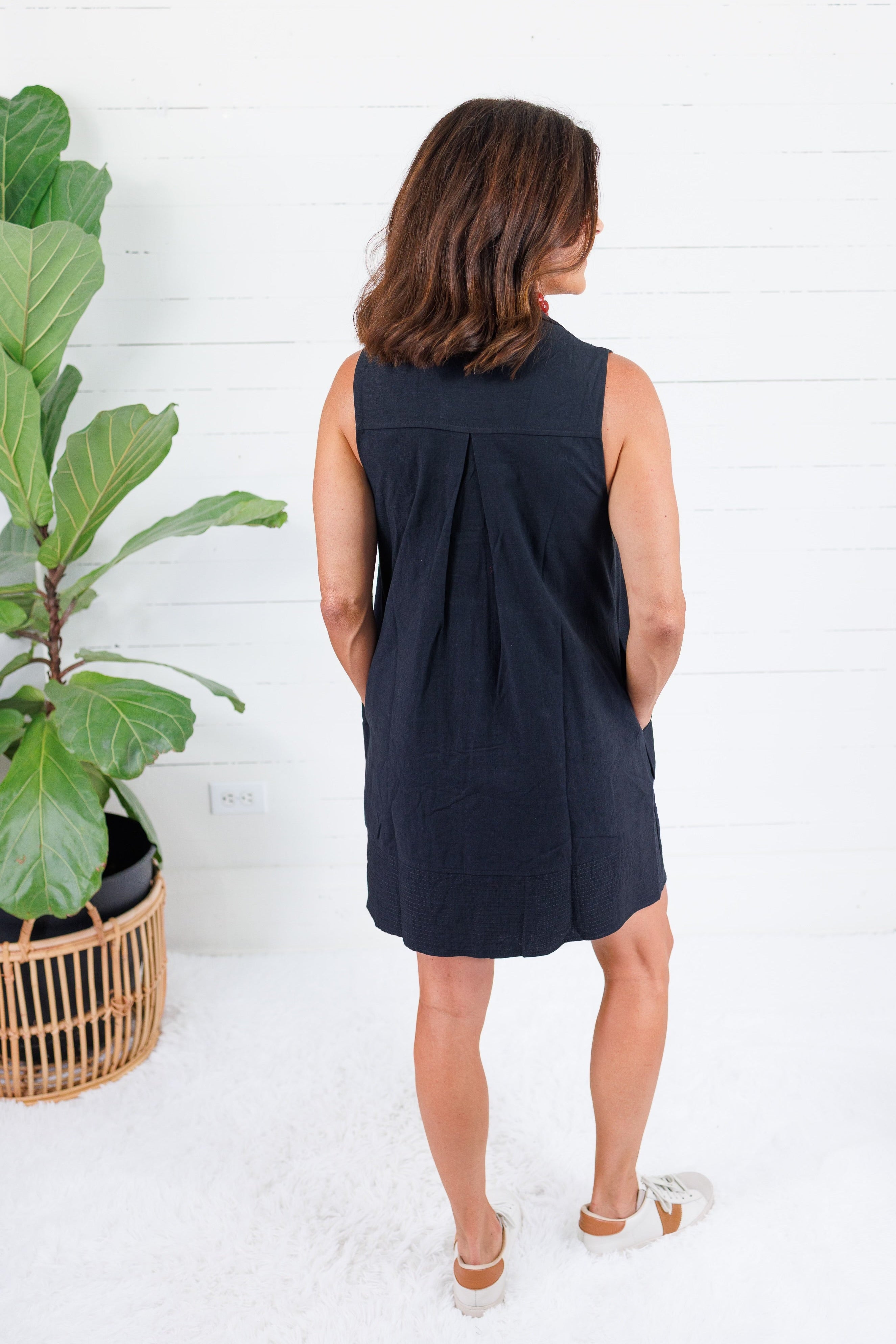 Catherine Black Mini Dress Entro