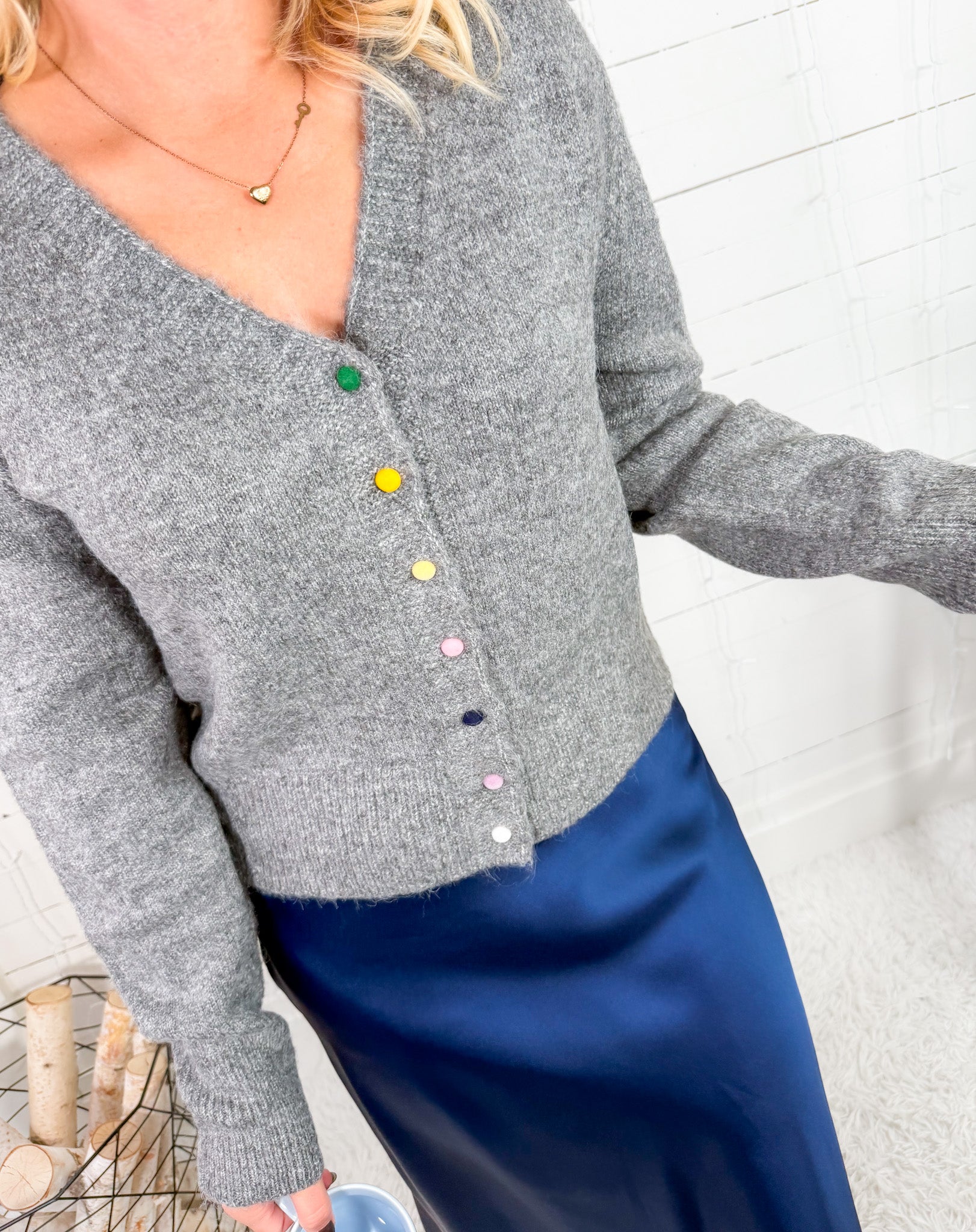 Conway Grey + Colorful Buttons Cardigan Compania Fantastica
