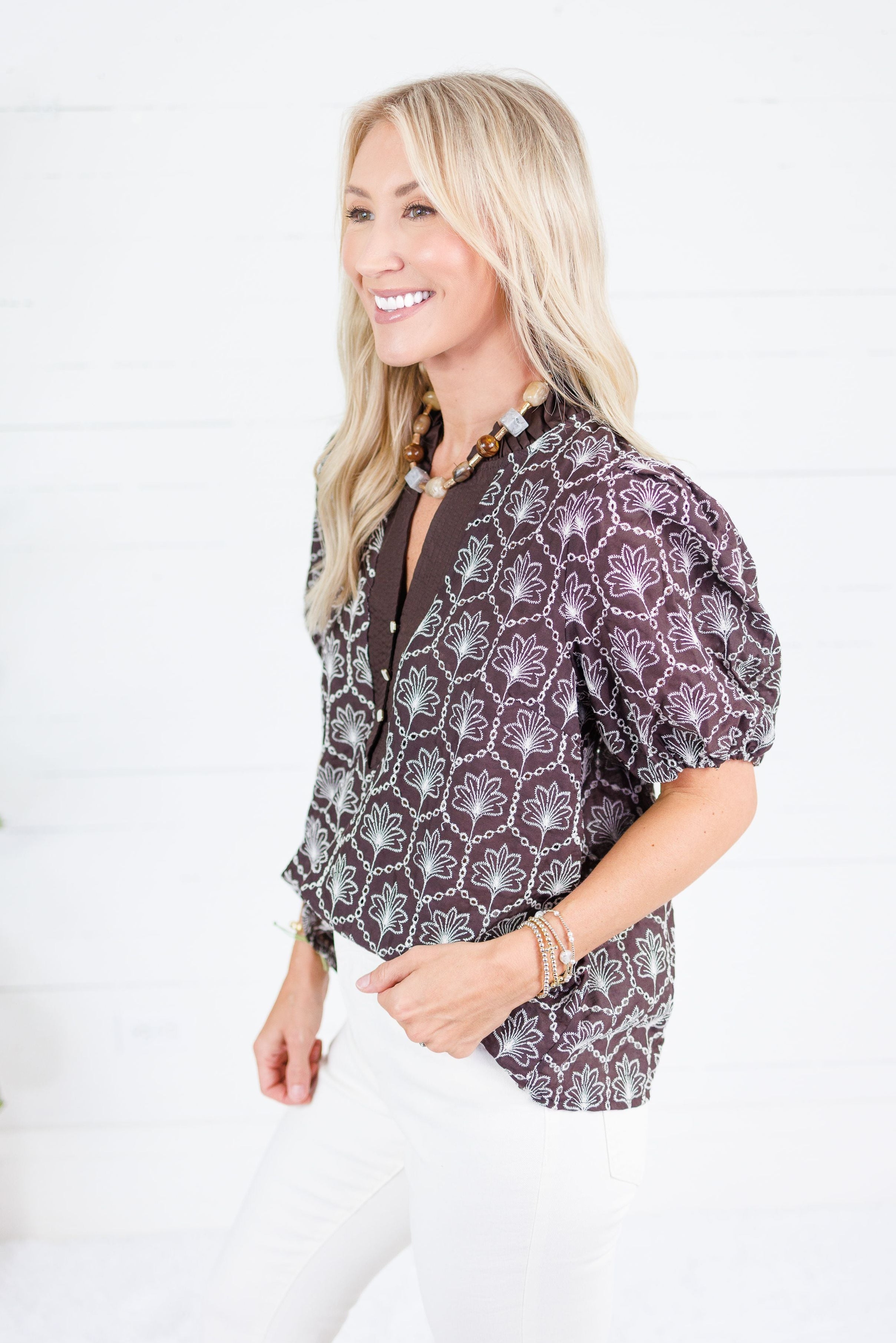 Crane Cocoa Embroidered Top Entro