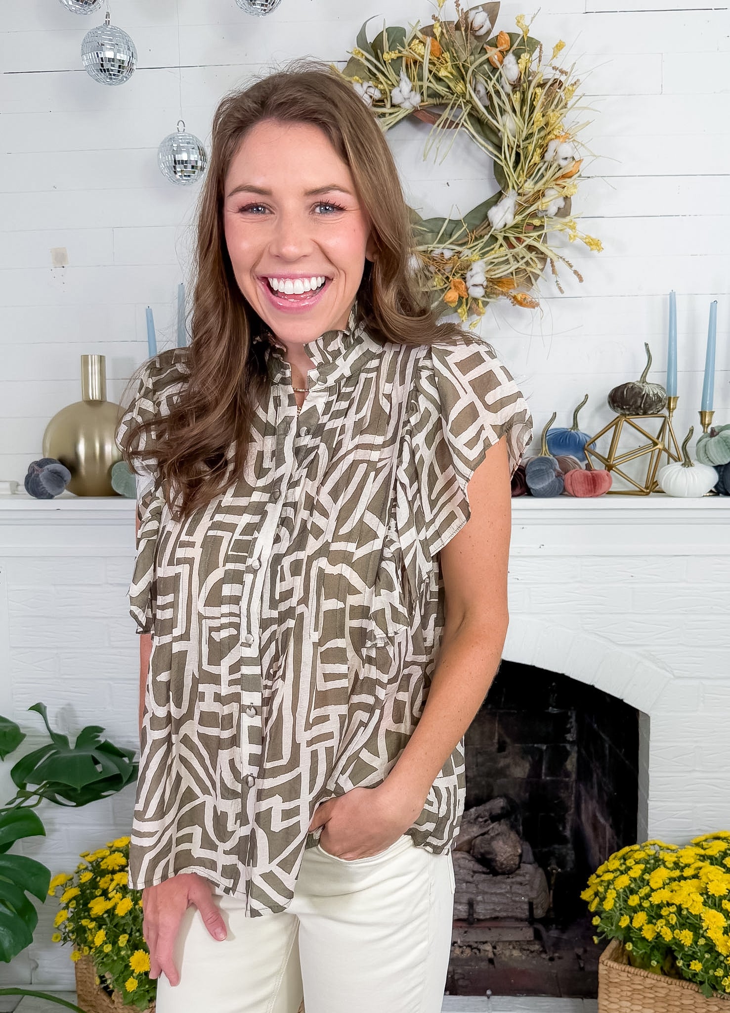 Donna Olive Flutter Sleeve Top THML