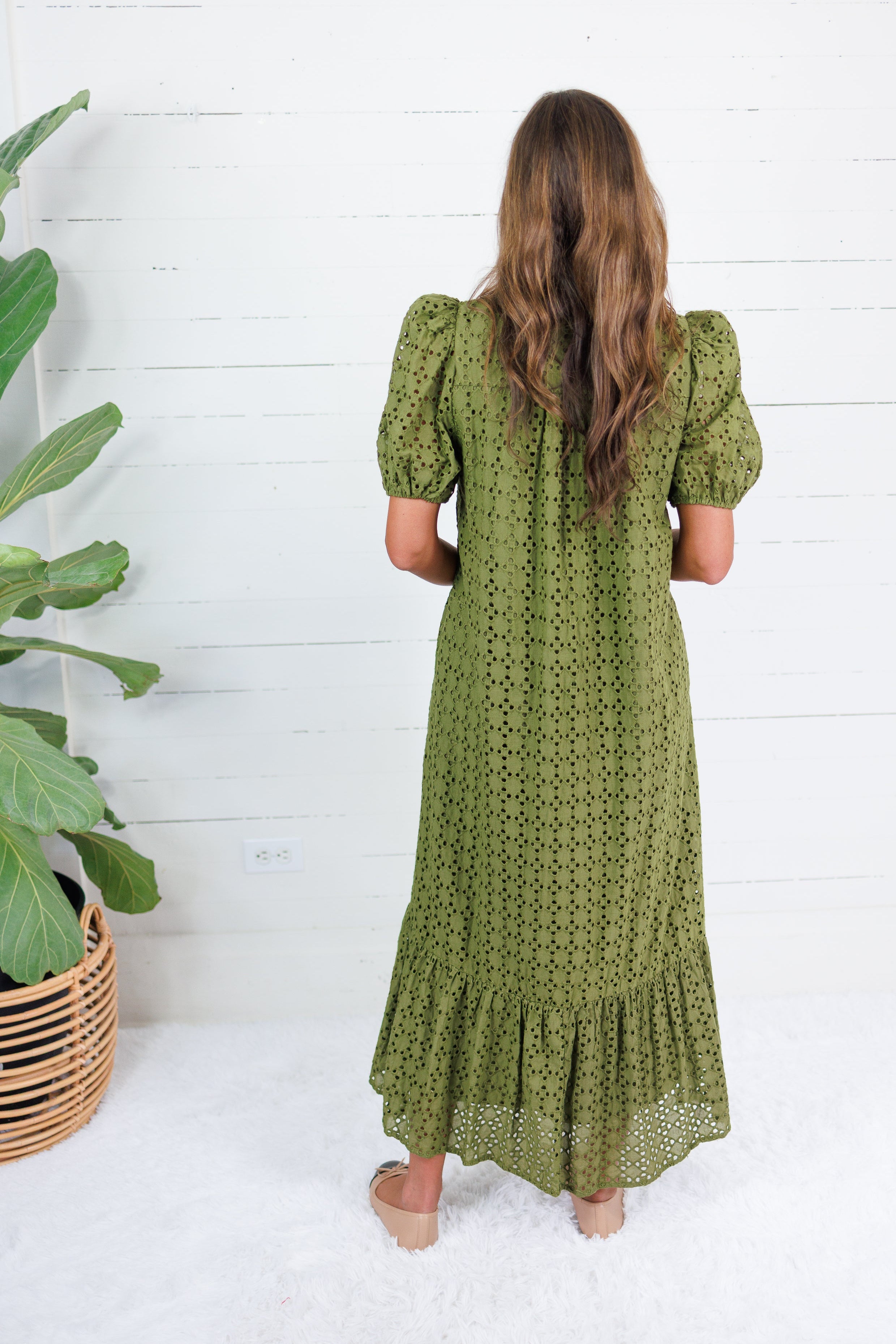 Evelyn Martini Olive Eyelet Maxi Dress Entro