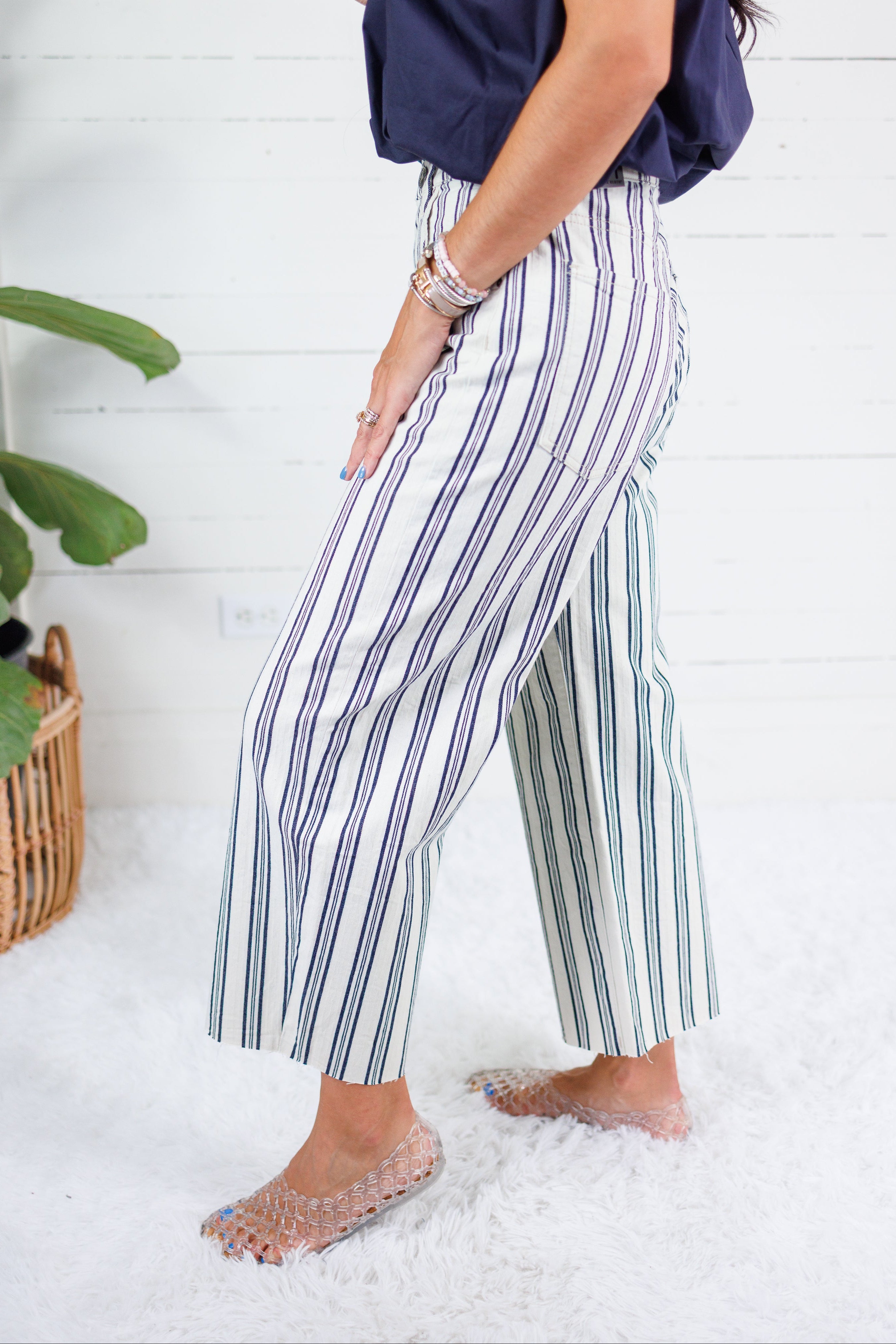 Gwen Navy + Ivory Stripe Wide Leg Slouchy Jean Kut