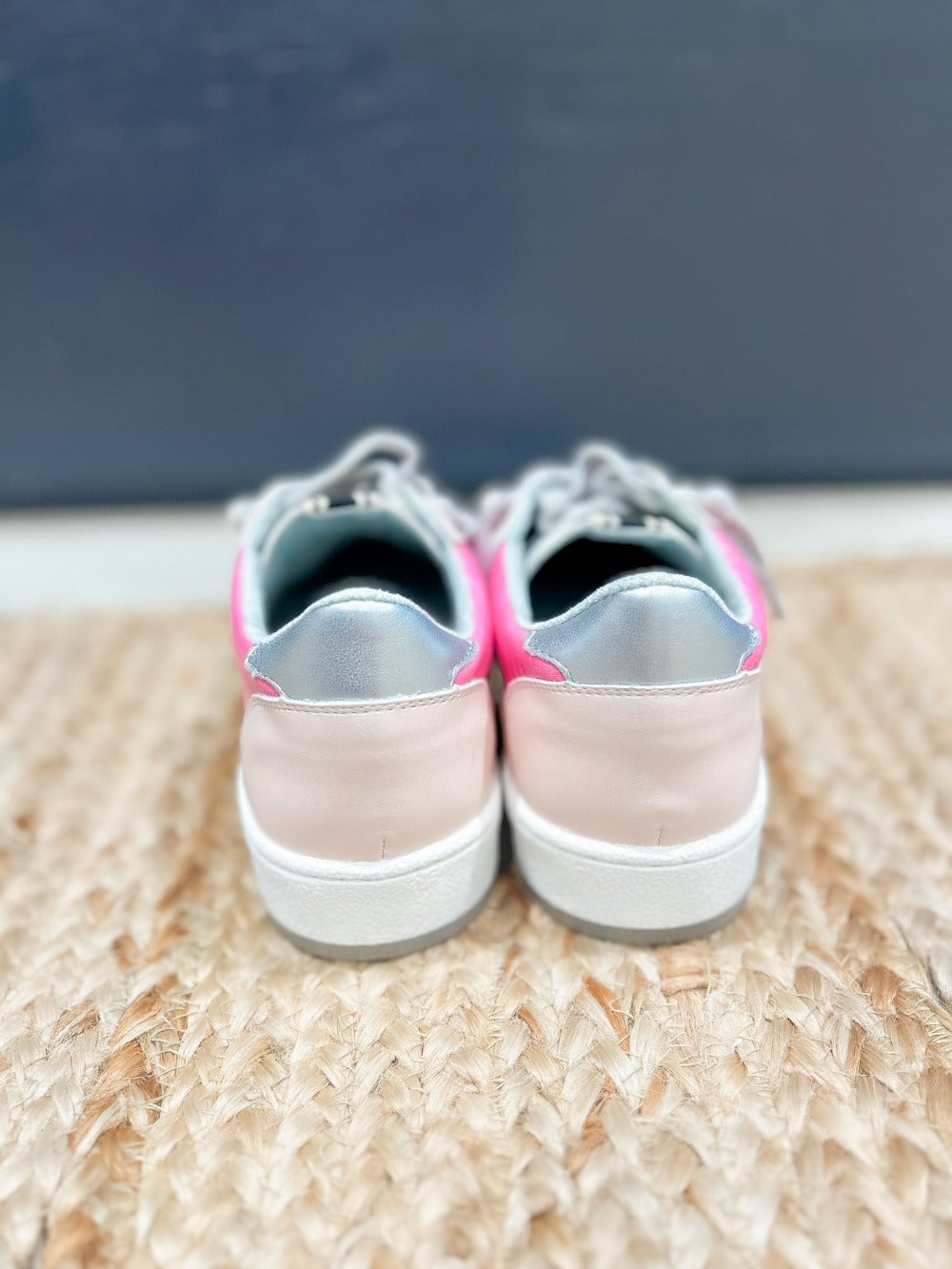 Sneakers with Hot Pink sides and light pink star