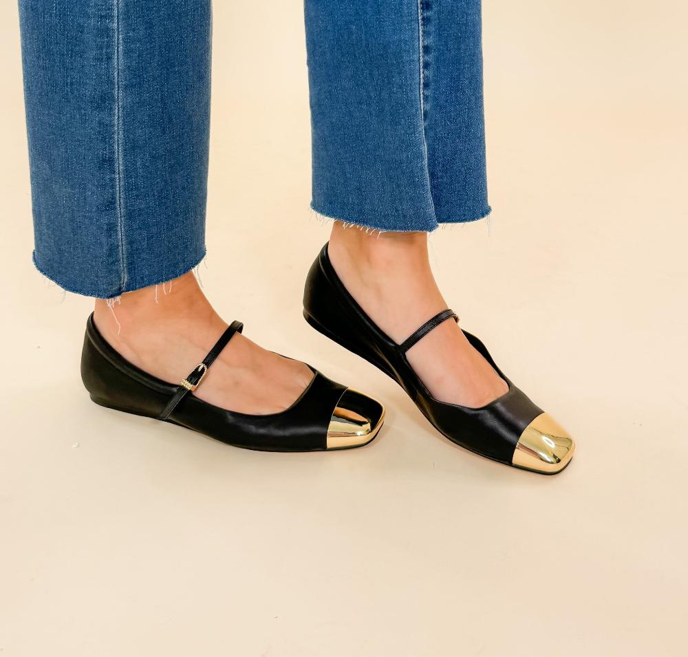 Reyes Toe Camp Black Ballet Flats Dolce Vita brand