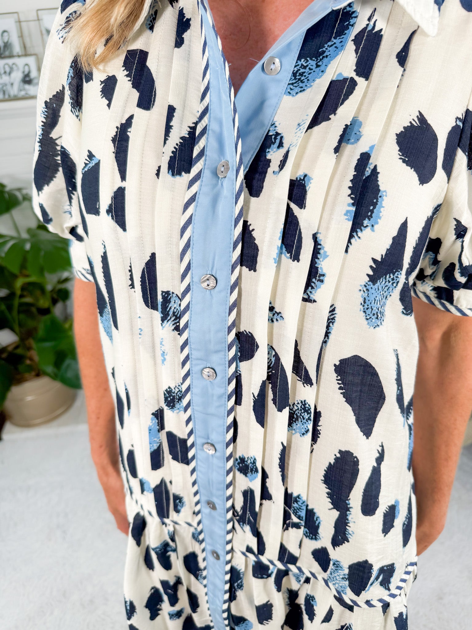 Jessi Roundup Button Front Dress Entro