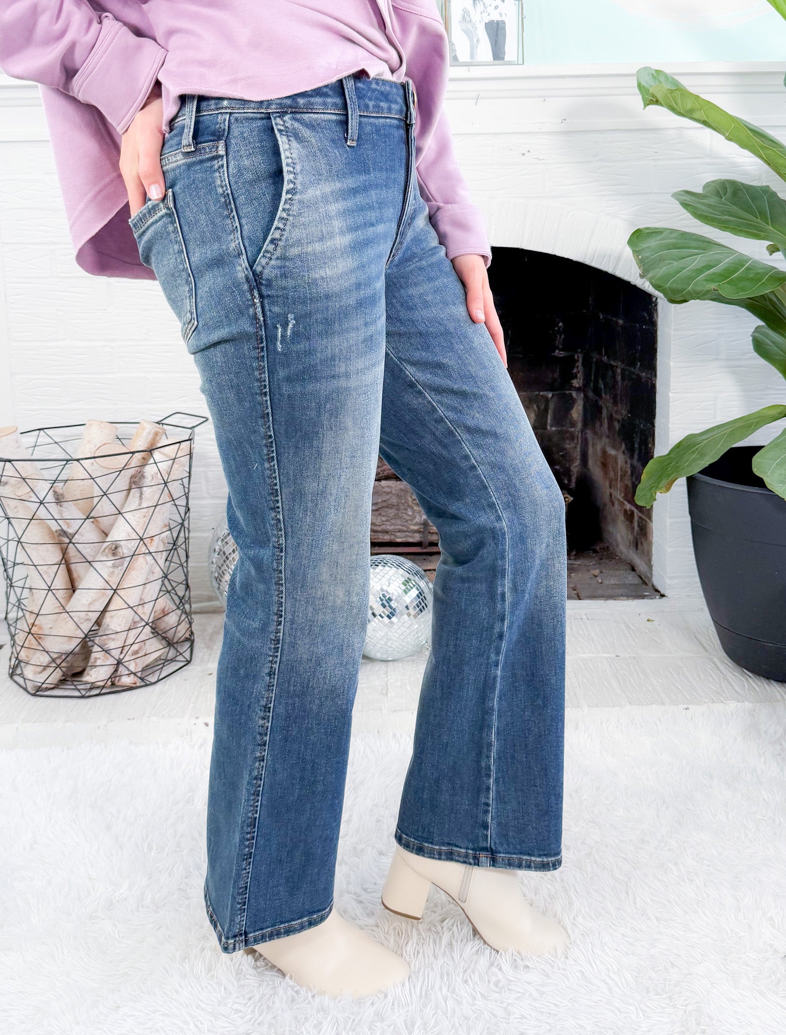 Kelsey Effectiveness Mid Rise Slash Pocket Jean KUT