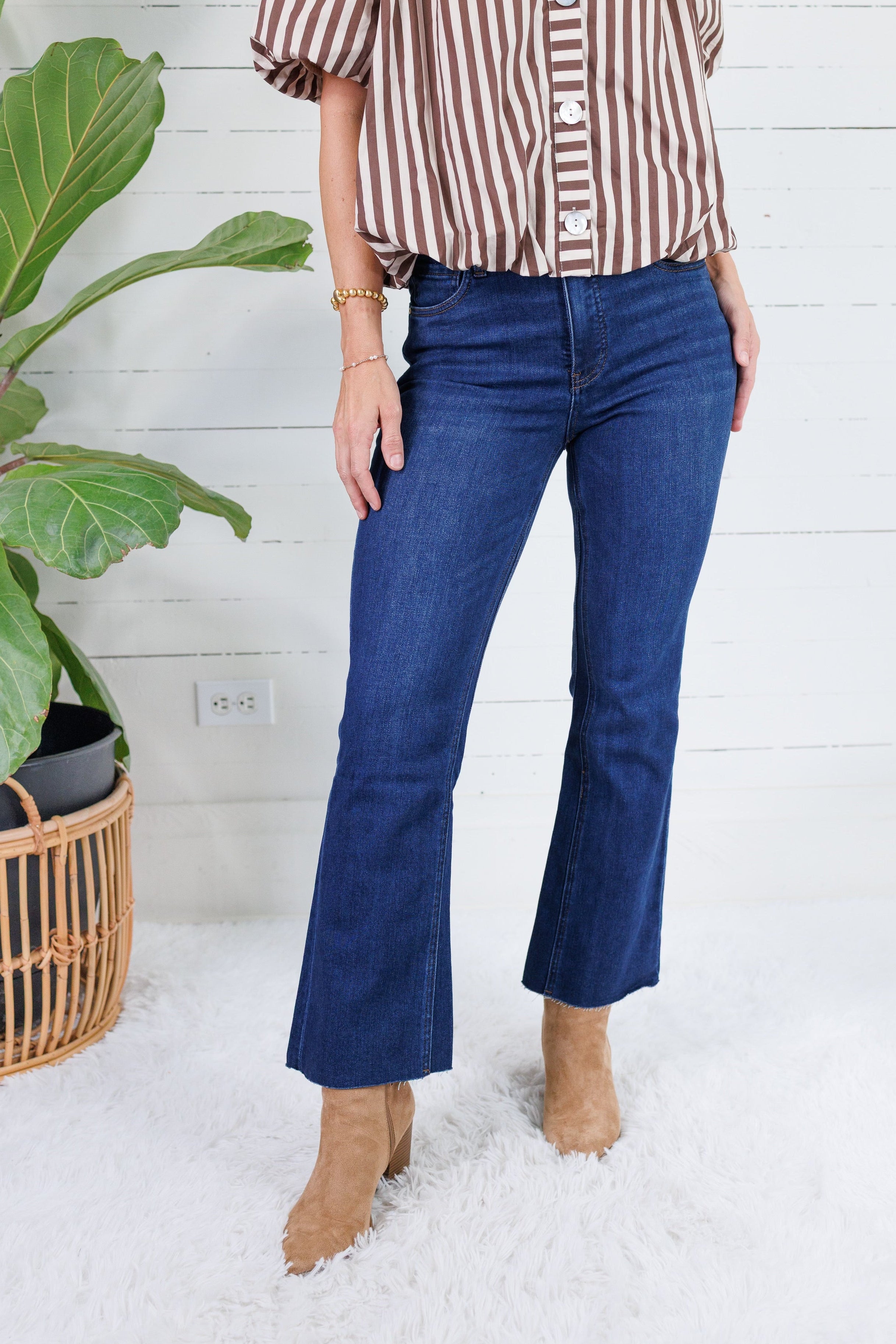 Kelsey Improve Ankle Flare Jean KUT