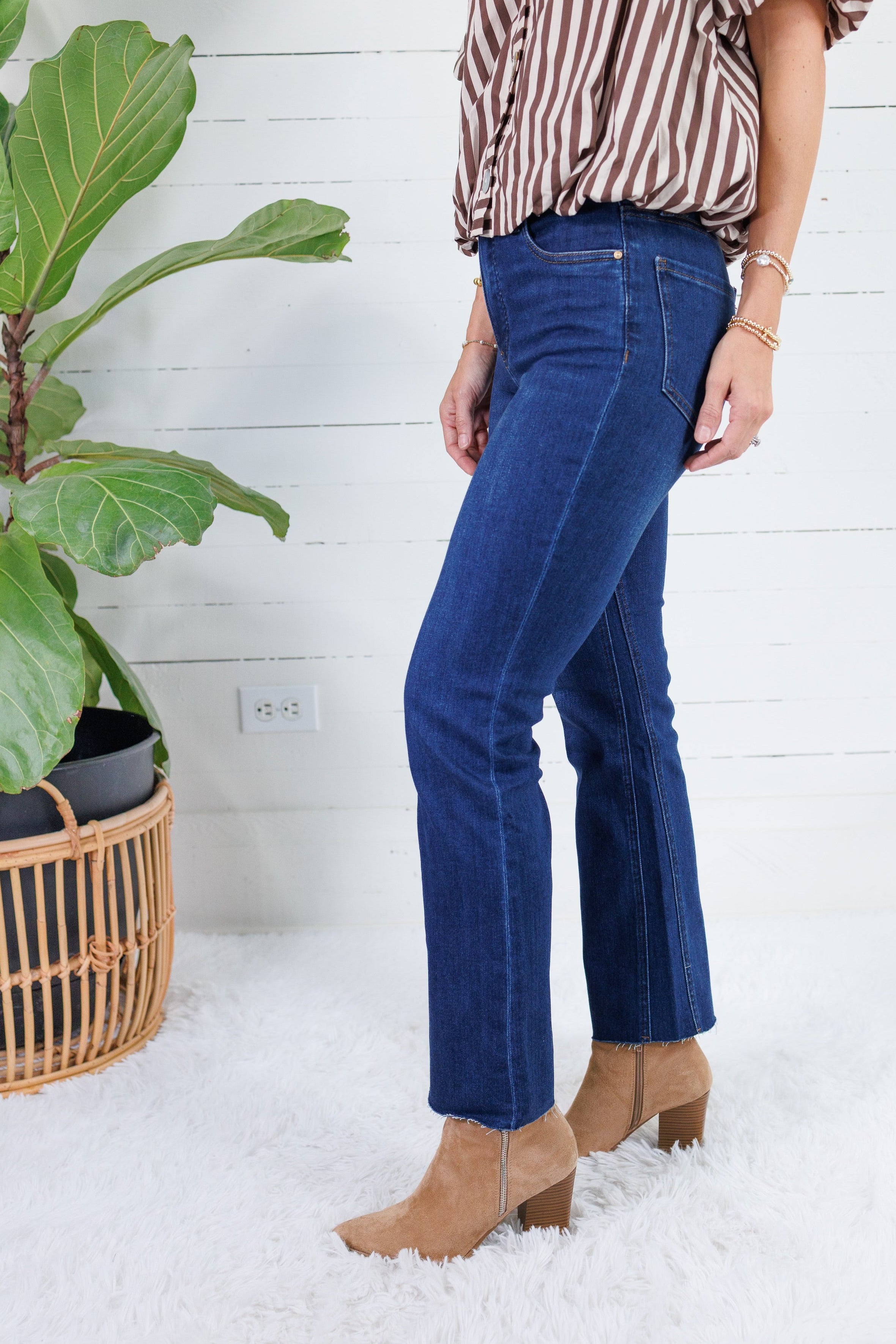 Kelsey Improve Ankle Flare Jean KUT
