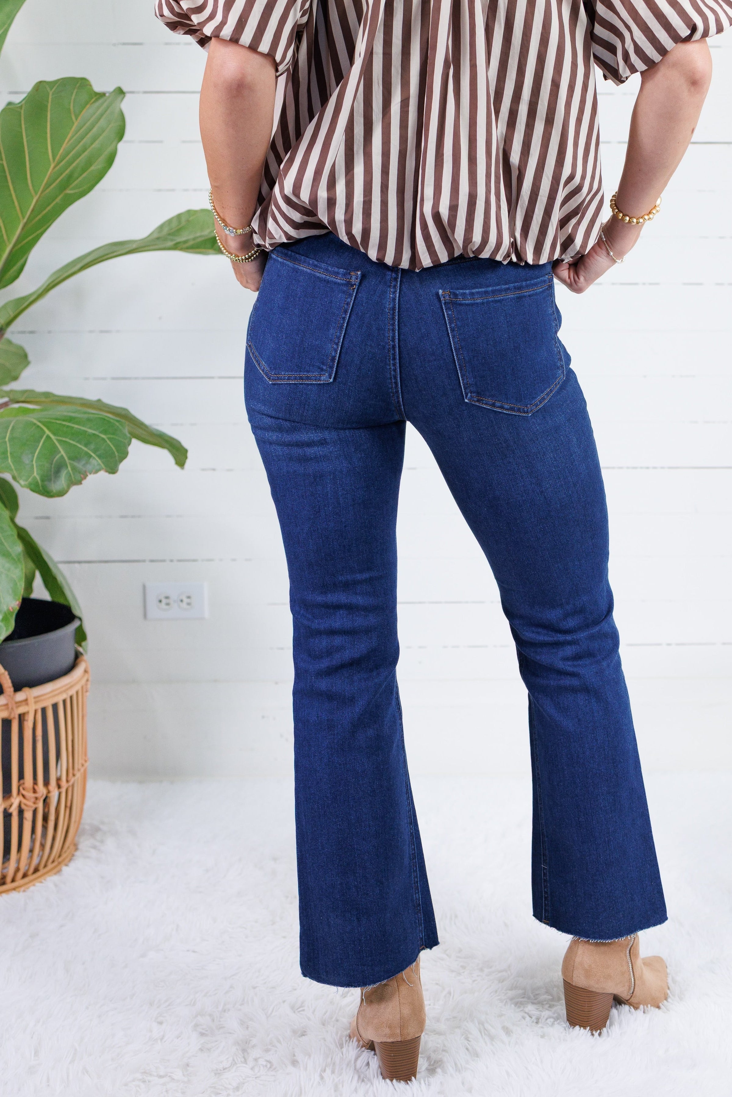 Kelsey Improve Ankle Flare Jean KUT