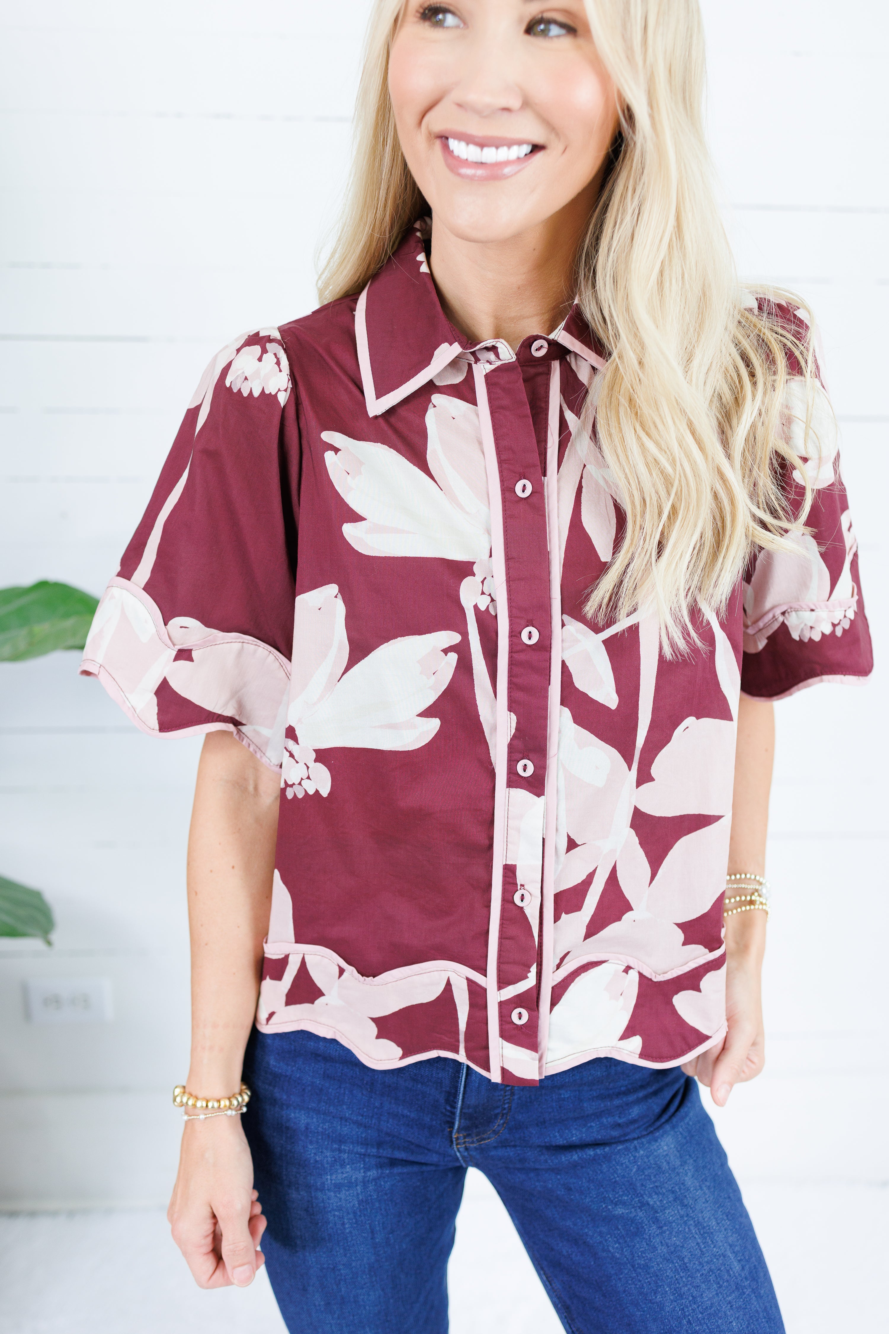 Lorna Wine Scallop Edge Top Entro