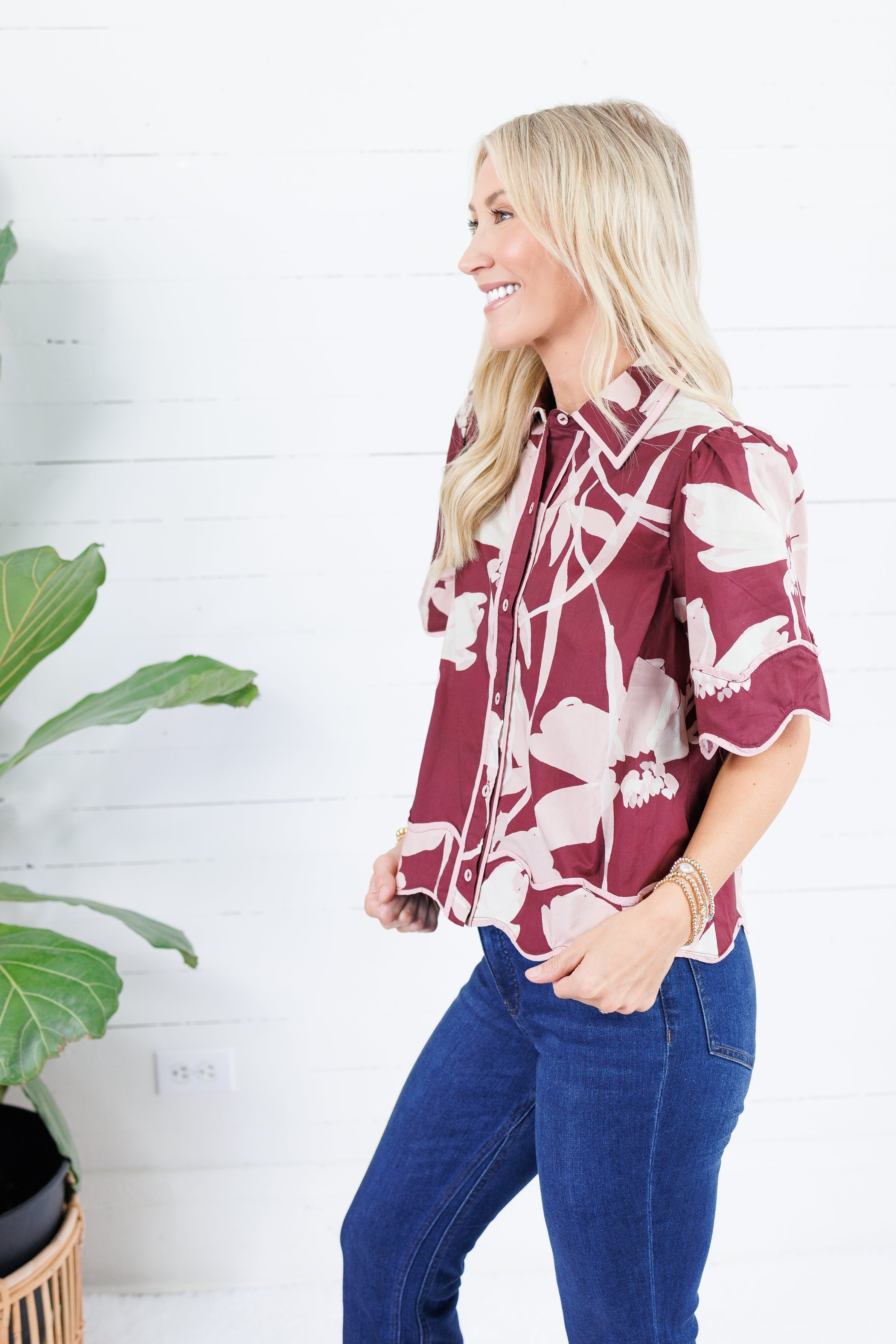 Lorna Wine Scallop Edge Top Entro