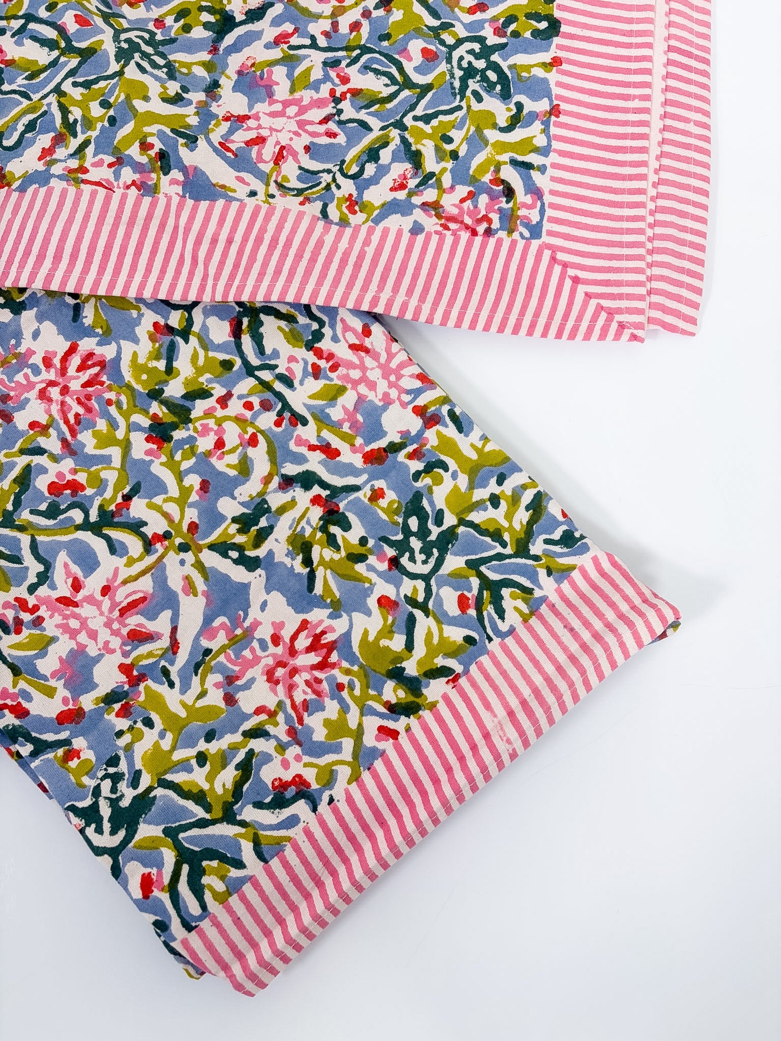 Maggie Oaks Virginia Signature Floral Tablecloth