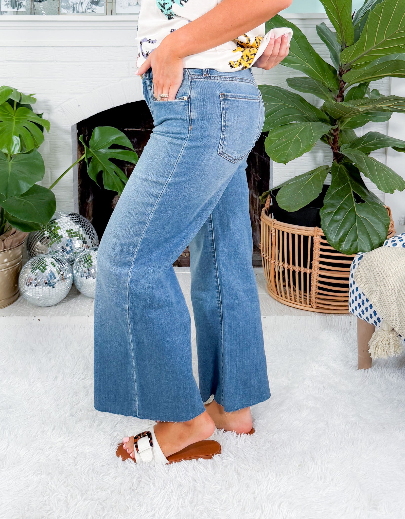 Meg Deference Wide Leg Raw Hem Jean KUT