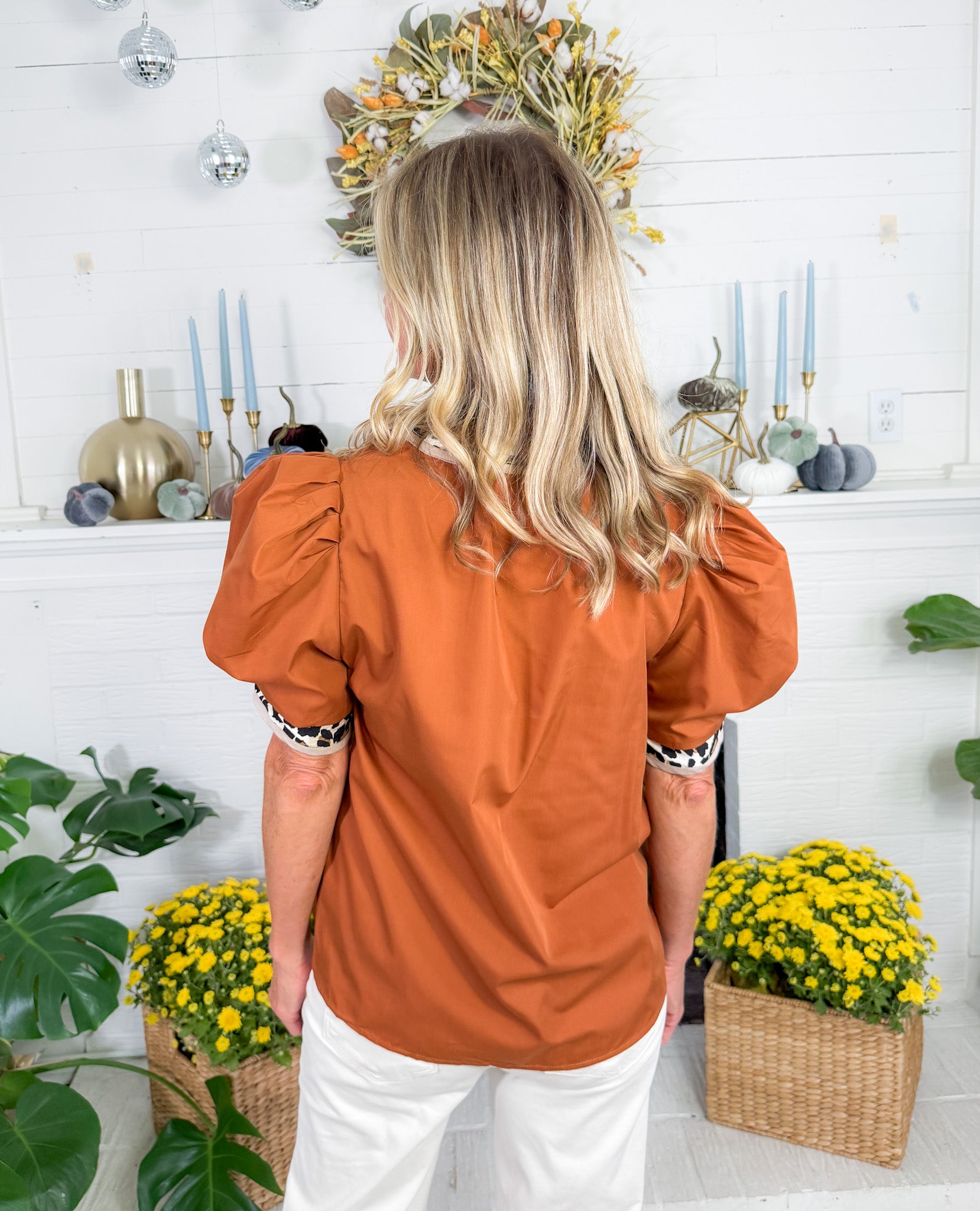 Milsaps Caramel + Leopard Trim Top Entro