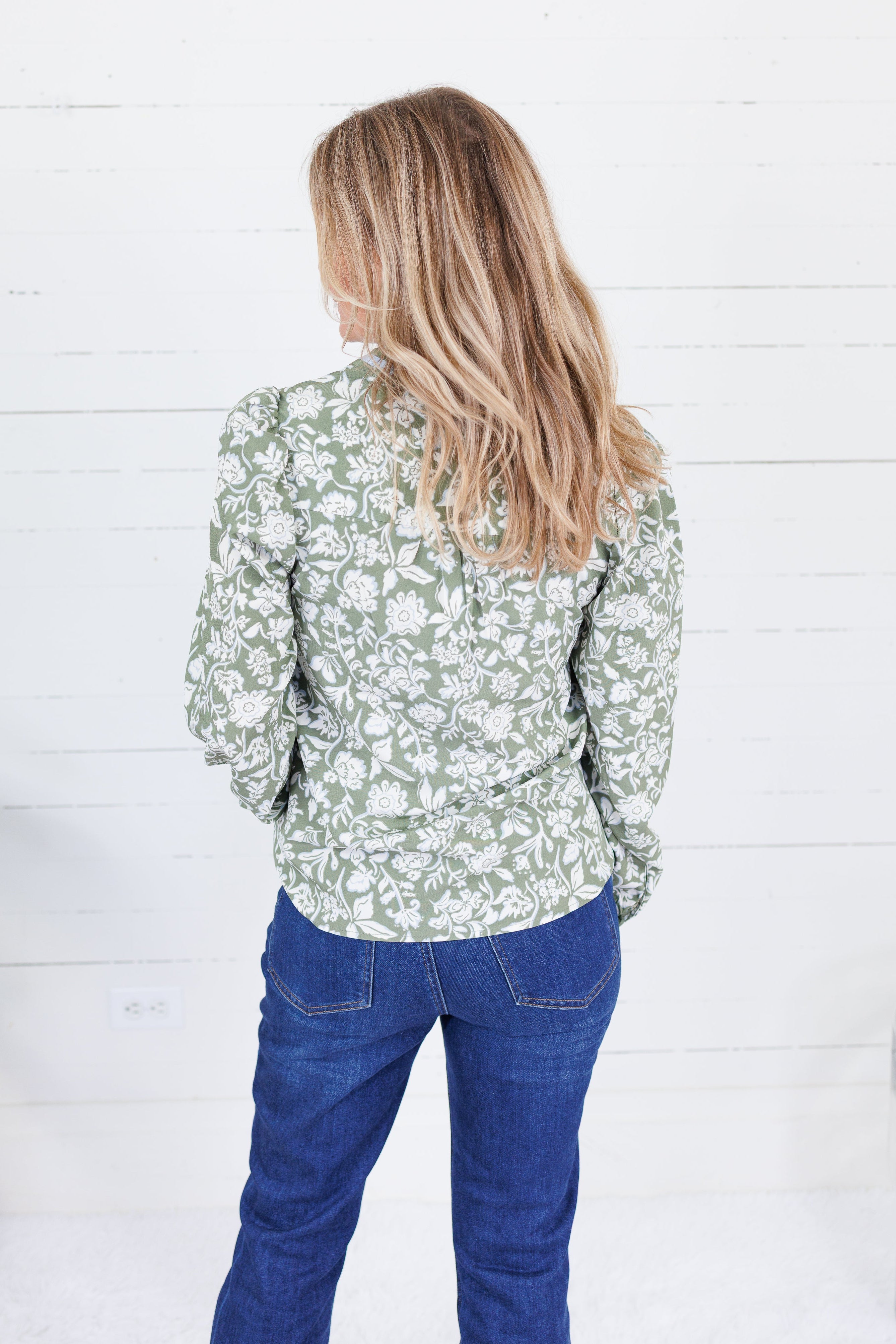 Naomi Painted Trillium Olive Top Mary Square