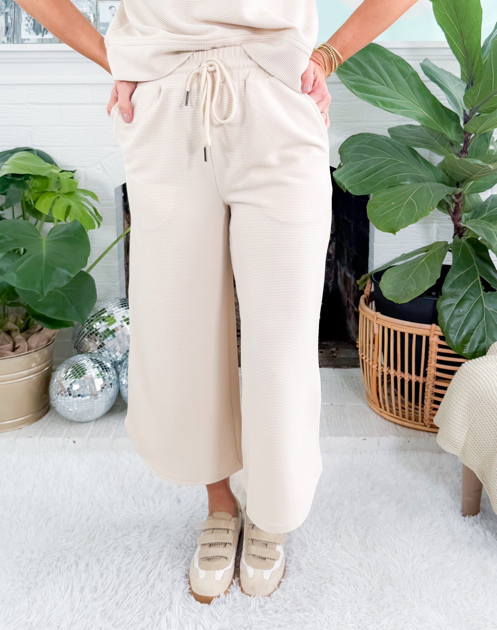 Patsy Ecru Wide Leg Cropped Ribbed Knit Pant Entro