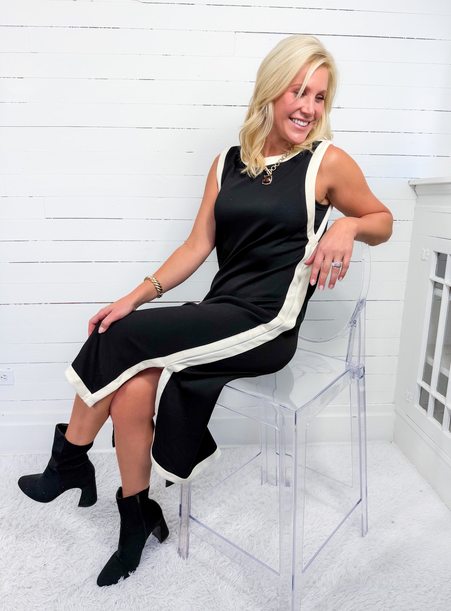 Quick Black + Ecru Sleeveless Maxi Dress Entro