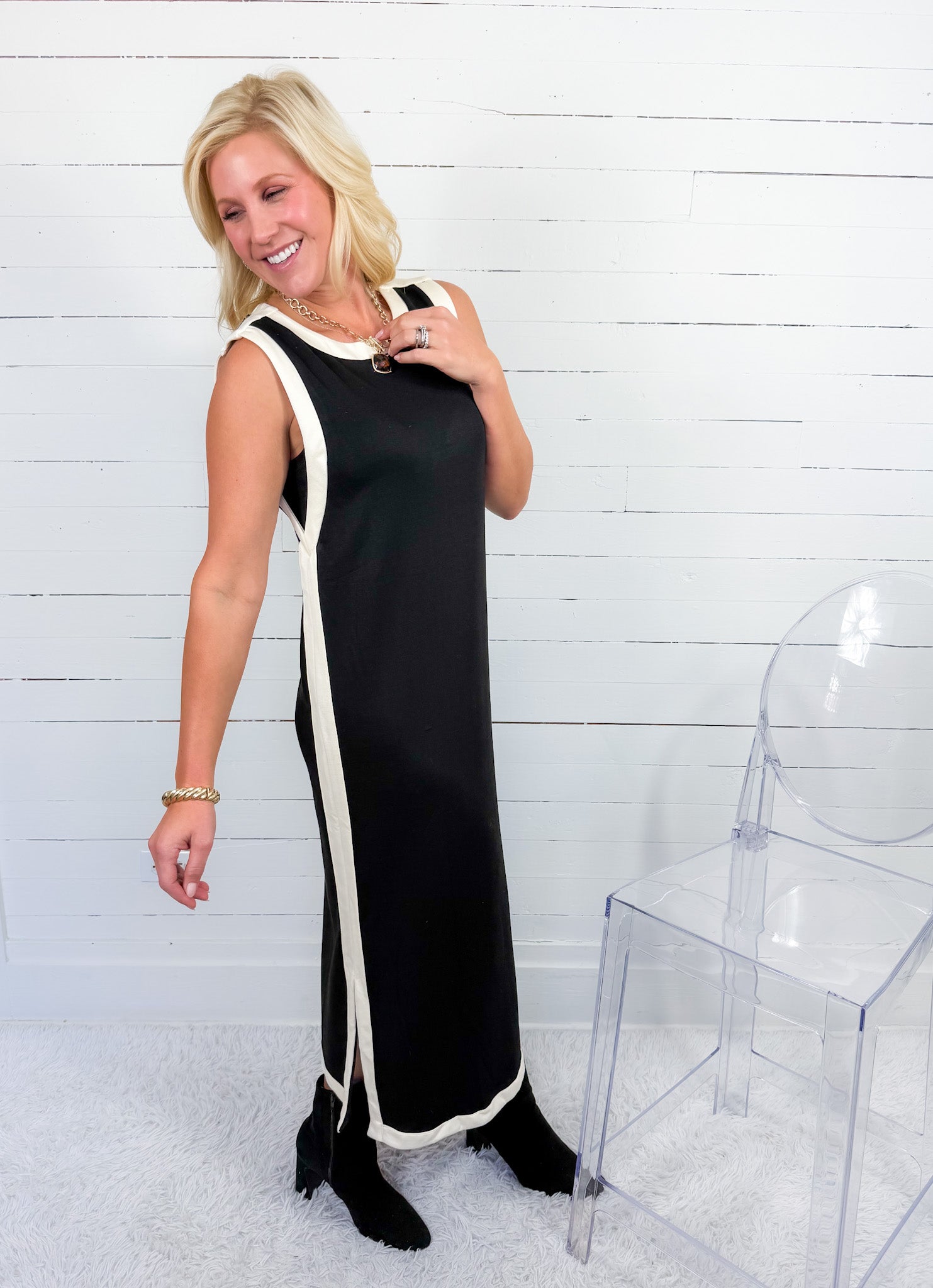 Quick Black + Ecru Sleeveless Maxi Dress Entro