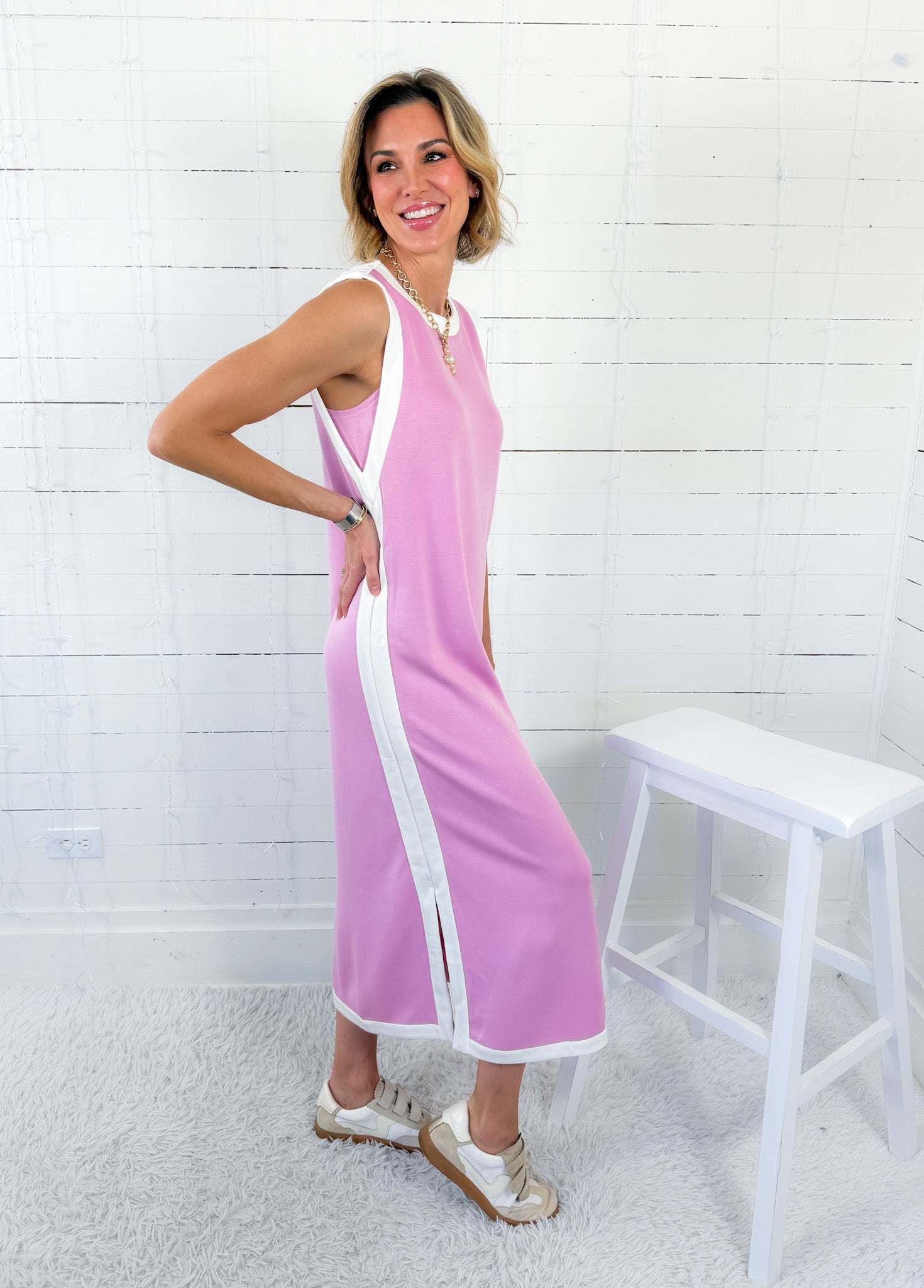 Quick Taffy + White Sleeveless Maxi Dress Entro