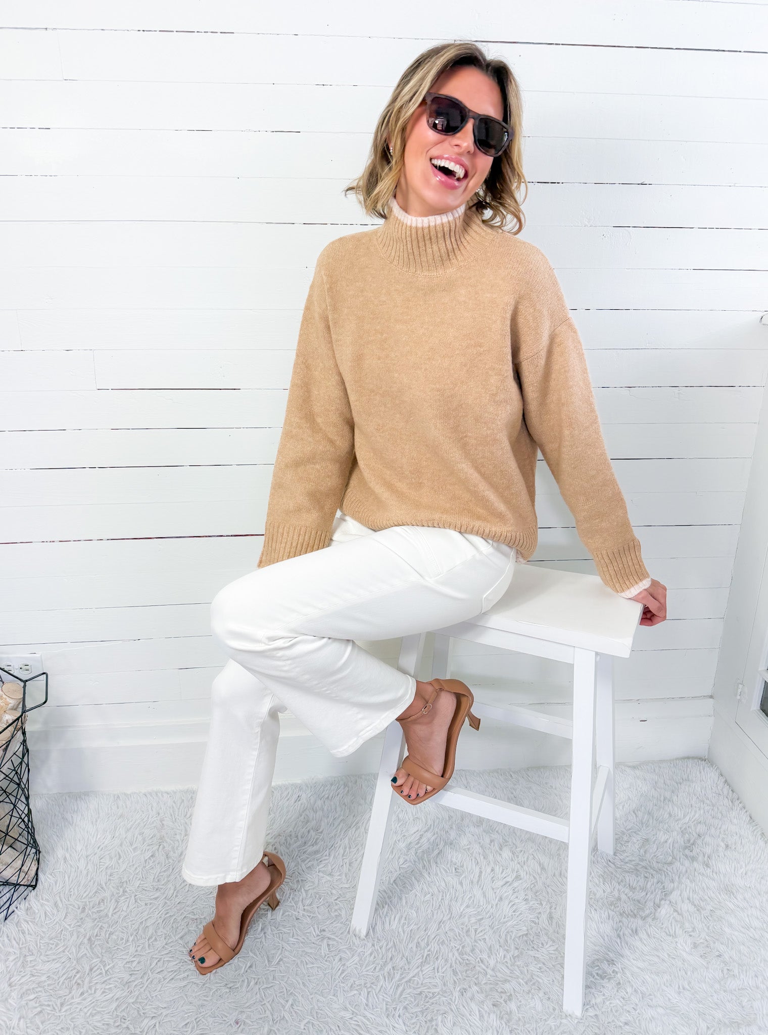 Rey Beige Turtleneck Sweater Lucy Paris