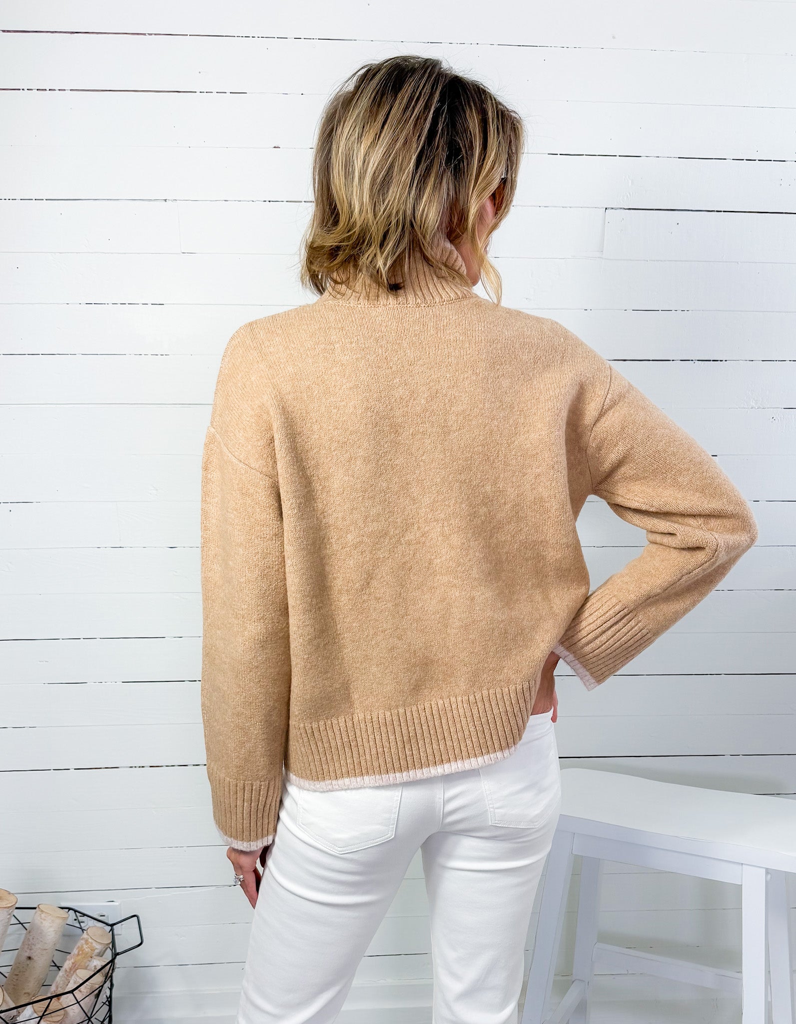 Rey Beige Turtleneck Sweater Lucy Paris