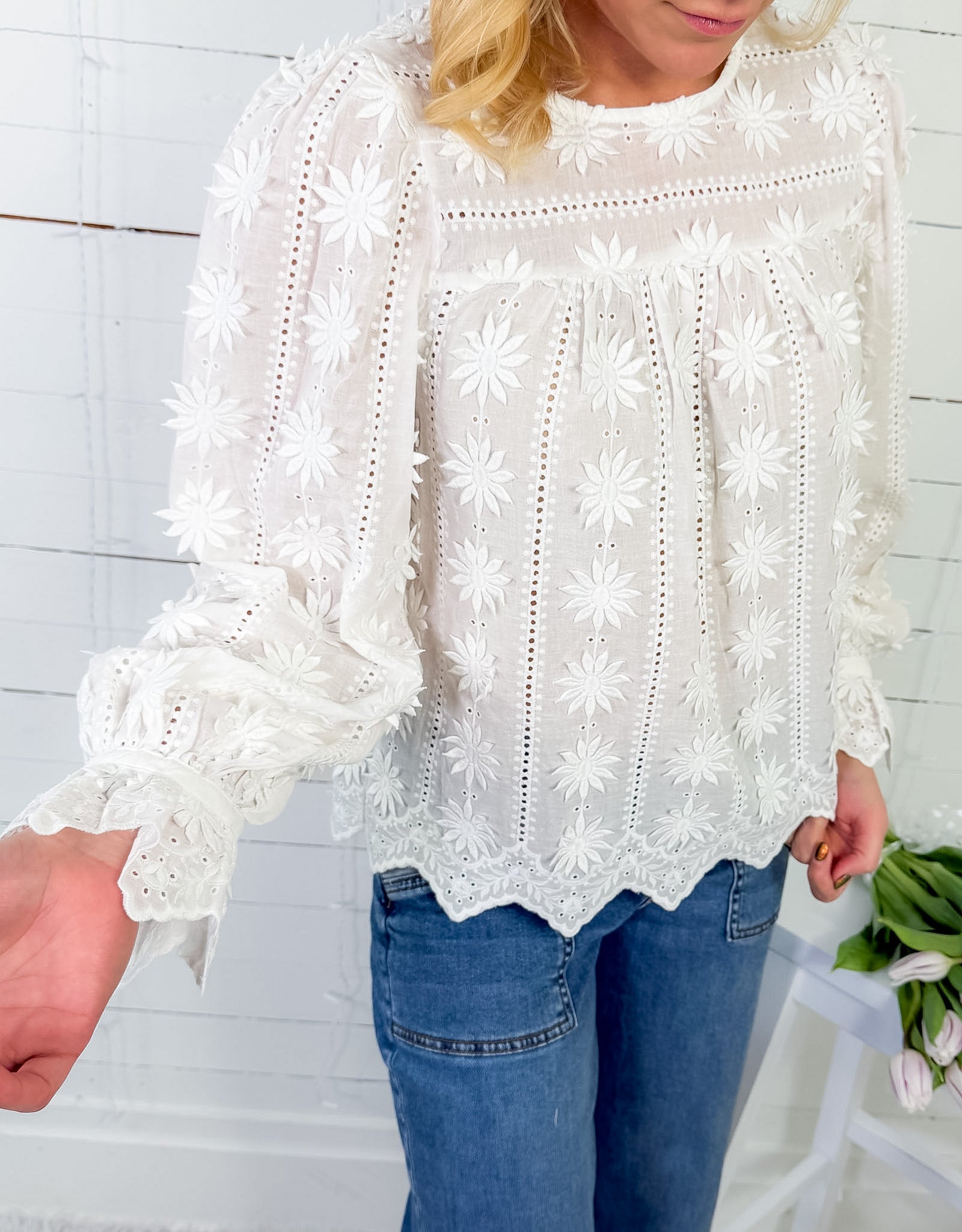 Sunflower Embroidered Top Entro