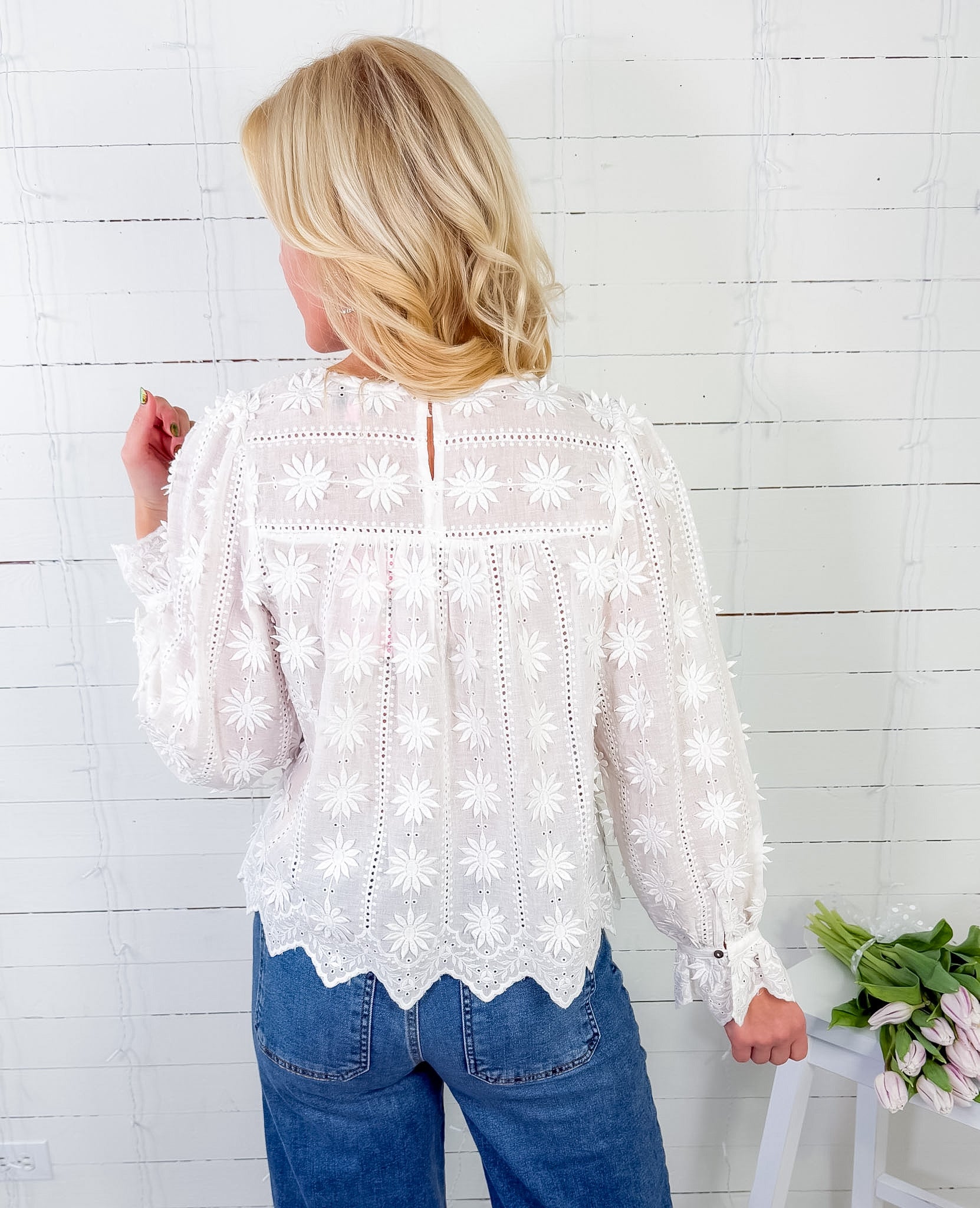 Sunflower Embroidered Top Entro