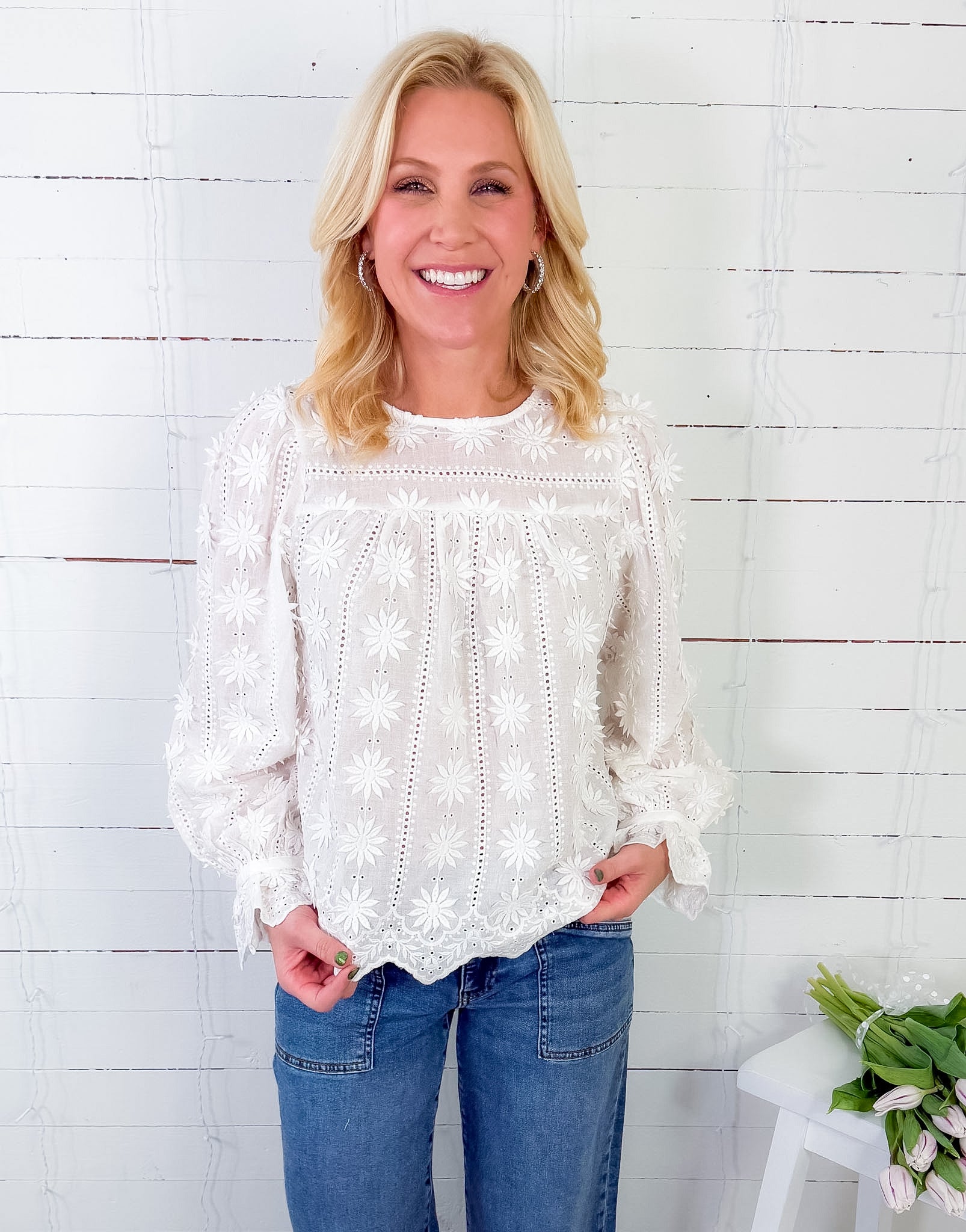 Sunflower Embroidered Top Entro