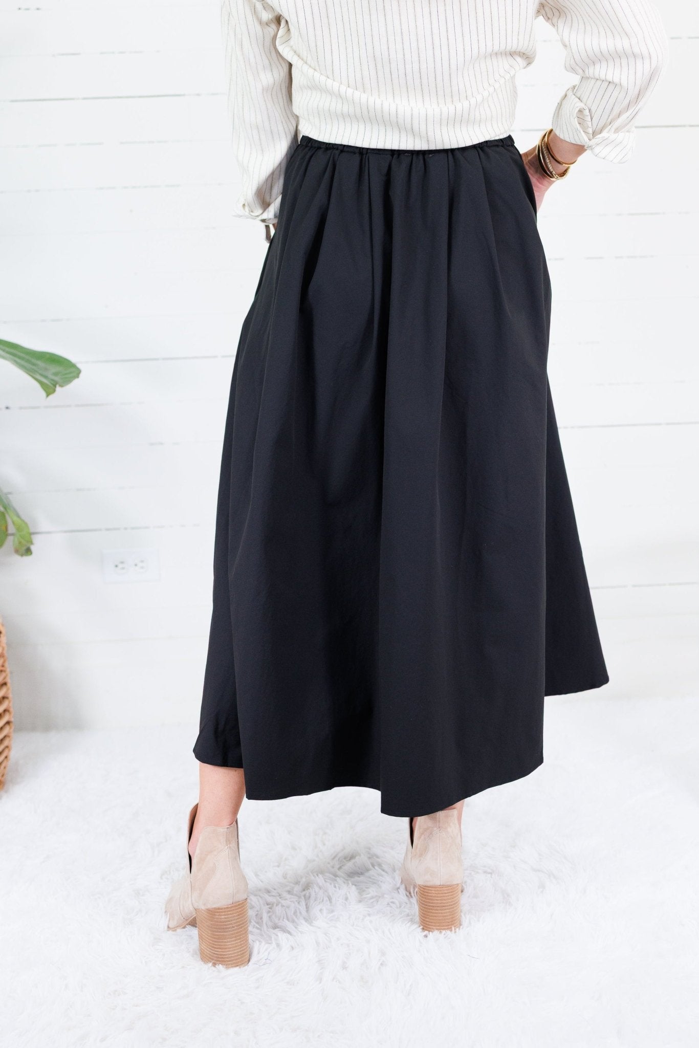 Beckett Black Pleated Maxi Skirt Brad & Rena