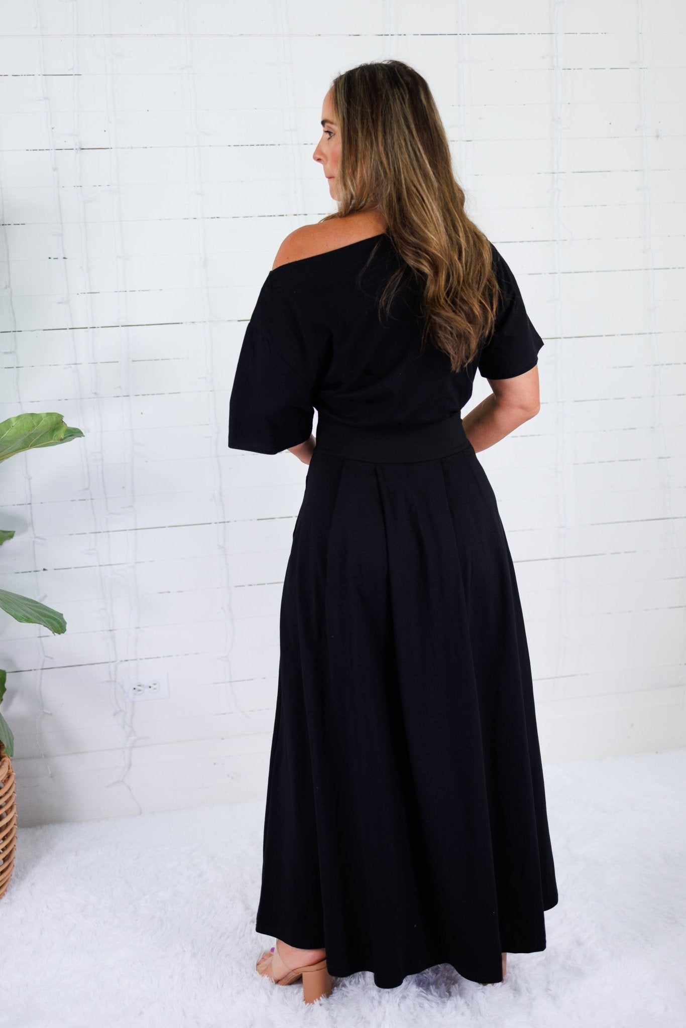 Cletus Black Boat Neck Cinched Waist Maxi Dress