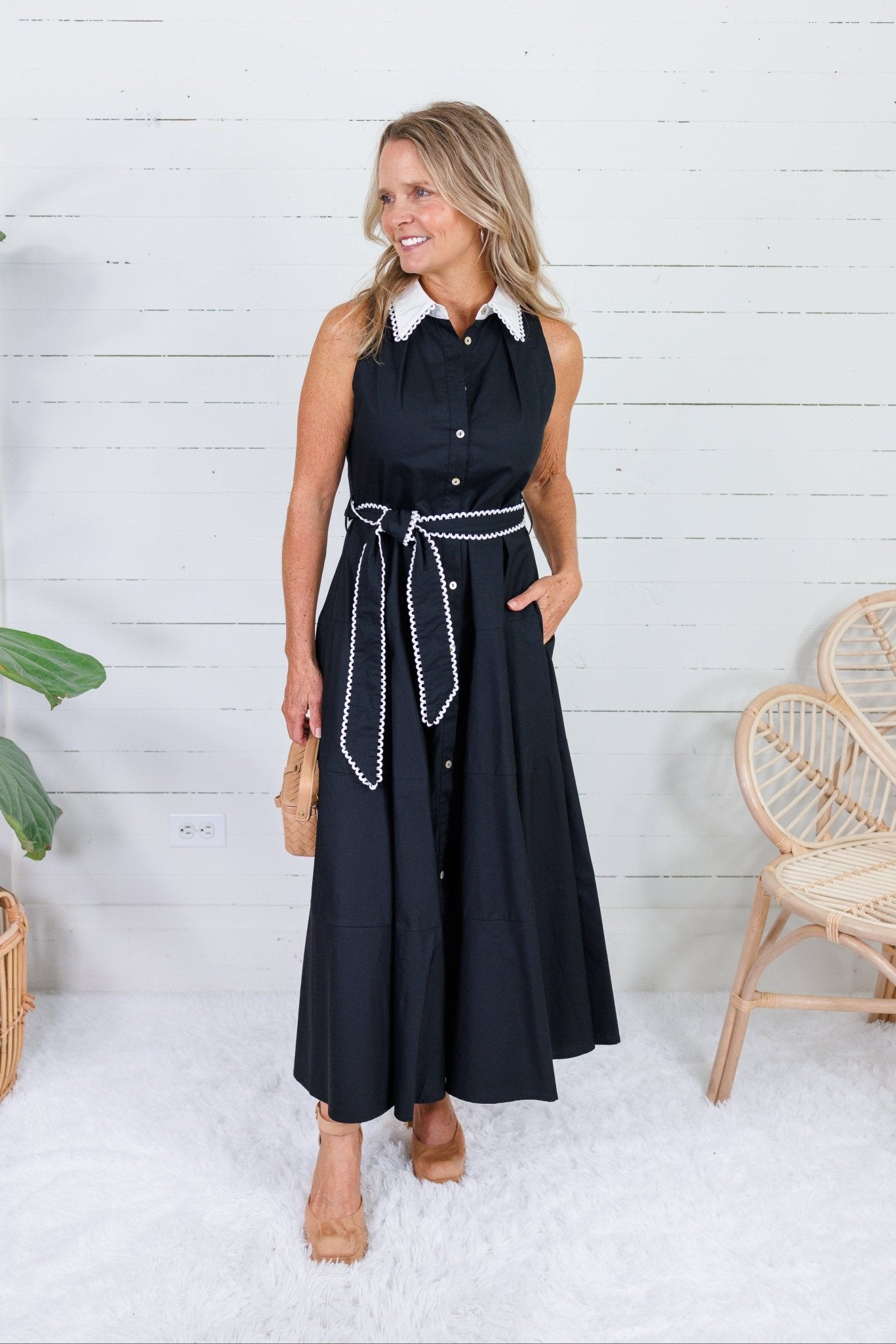 Colleen Black + Scallop Edge Trim Maxi Dress