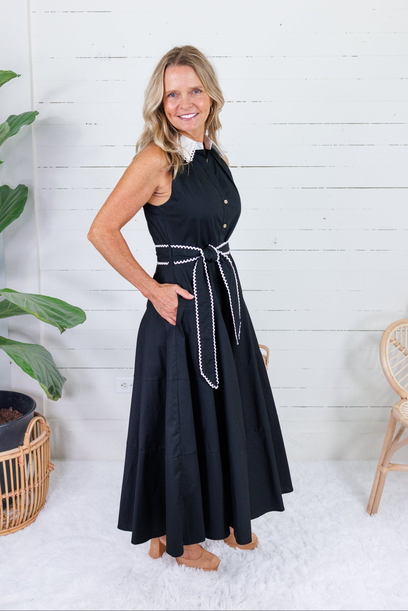 Colleen Black + Scallop Edge Trim Maxi Dress