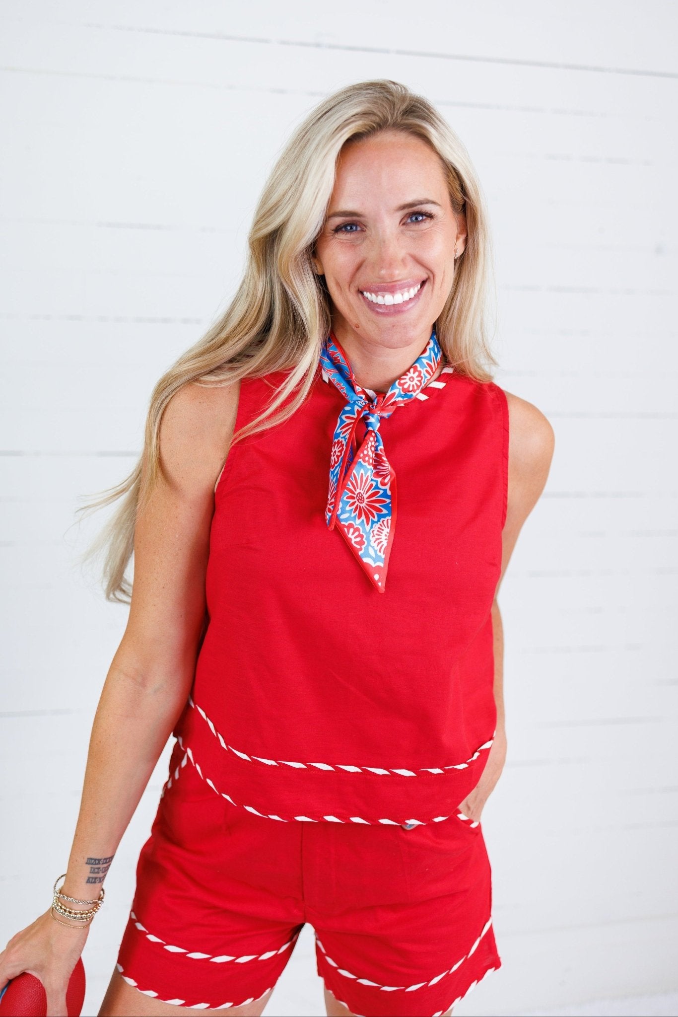 Dolly Red Whipstitch Trim Top Entro