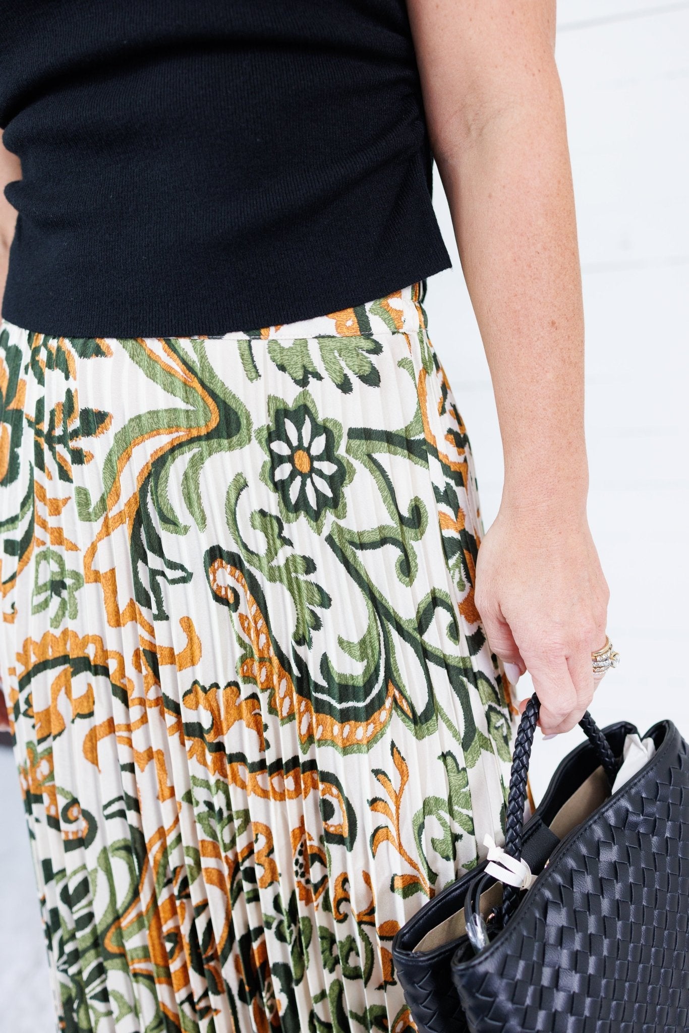 Gatlin Olive + Ivory Pleated Skirt Skies are Blue