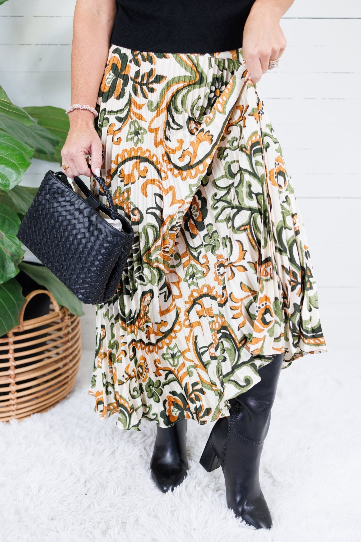 Gatlin Olive + Ivory Pleated Skirt Skies are Blue