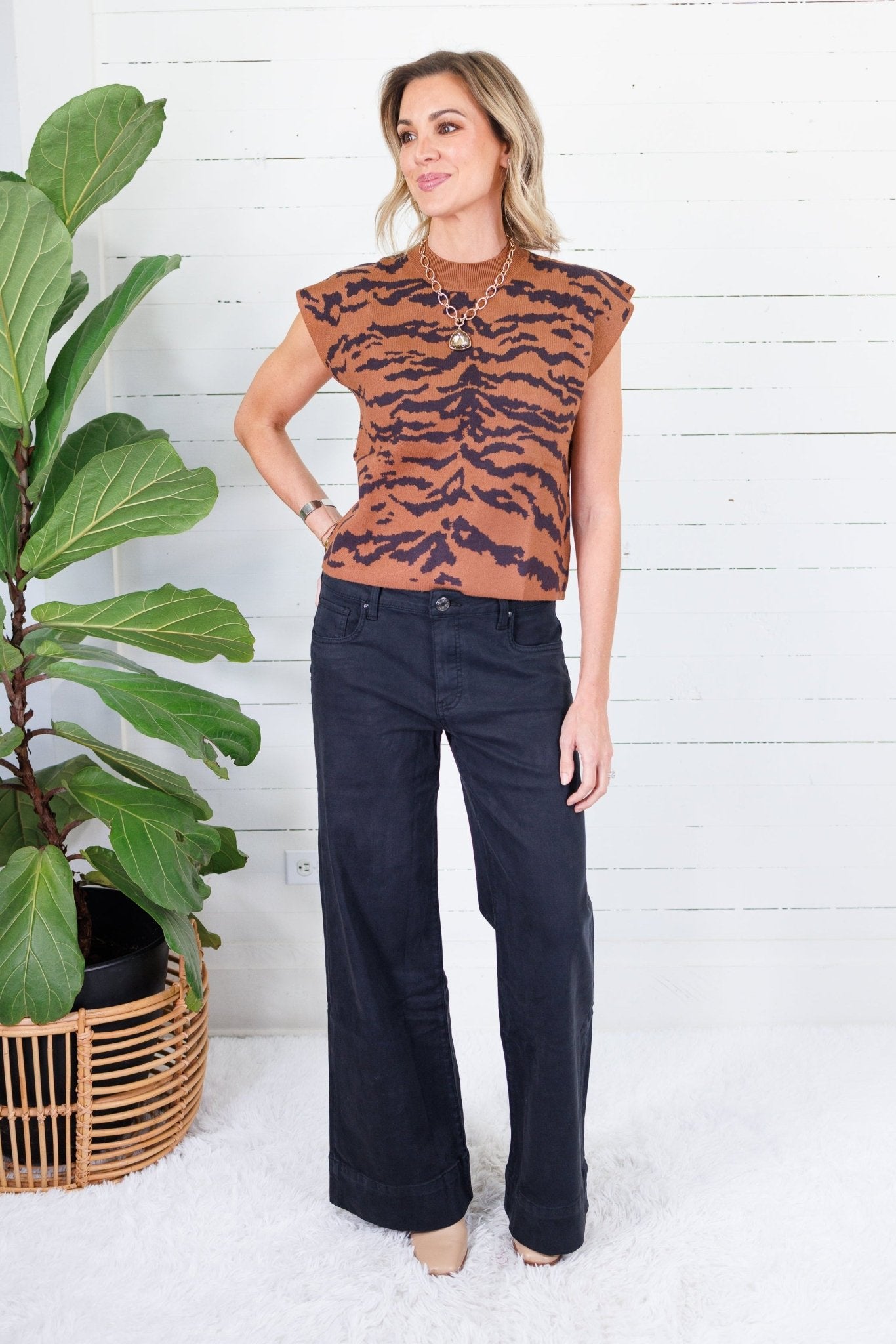 Gentry Camel Animal Sweater Entro