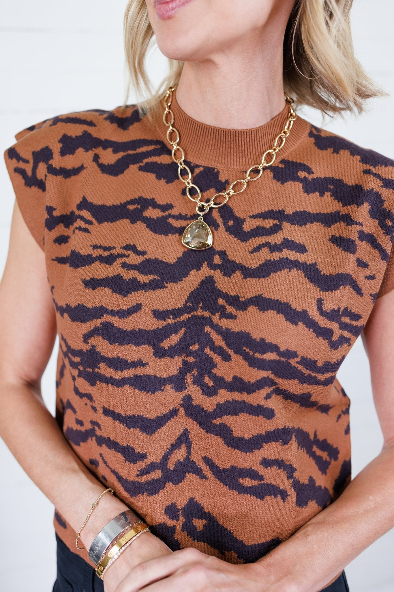 Gentry Camel Animal Sweater Entro