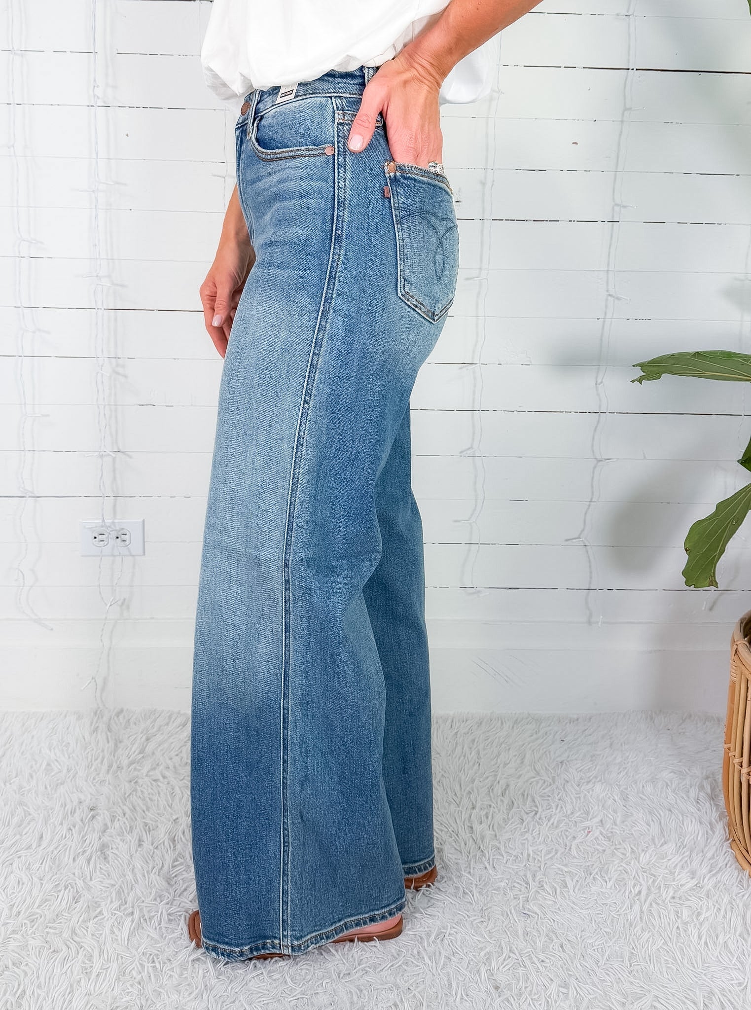 Judy Blue Retro Wide Medium Wash Jeans