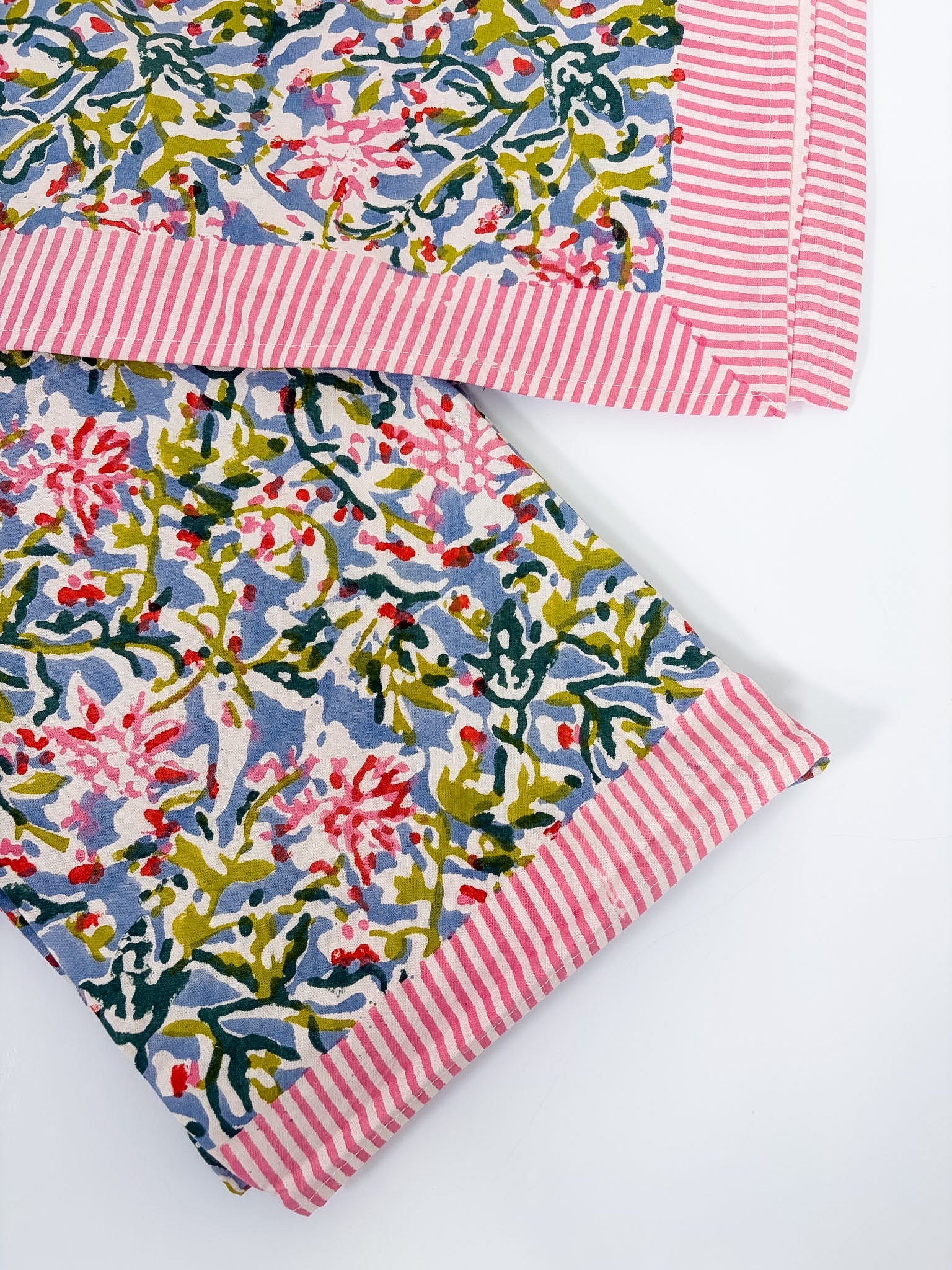 Maggie Oaks Virginia Signature Floral Tablecloth