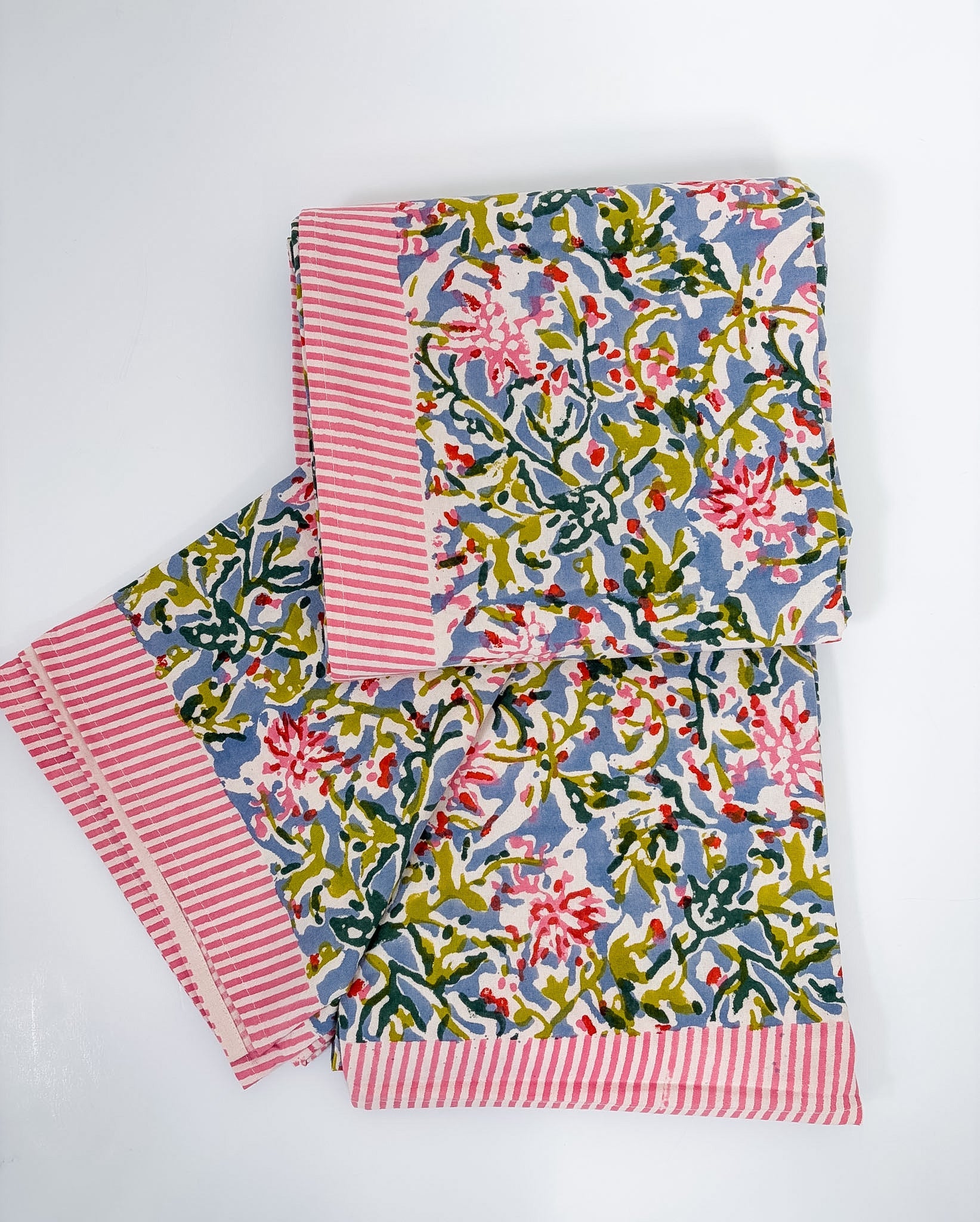 Maggie Oaks Virginia Signature Floral Tablecloth